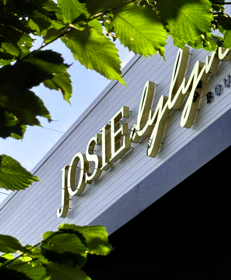 OPASIGNS_JOSIE_DETAIL.png