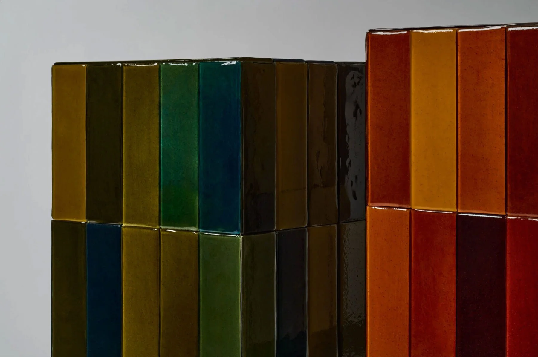 we-plus-so-colored-material-focused-research-microalgae-color-potential-designboom-1800-10.jpg