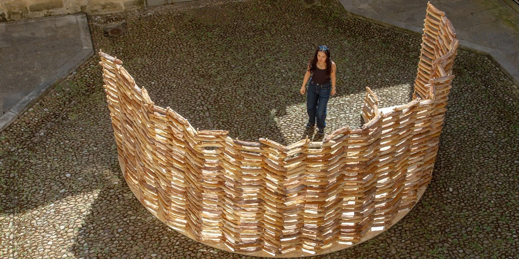 paysage-de-pain-public-installation-baguettes-mero-studios-designboom-1800-3.jpeg