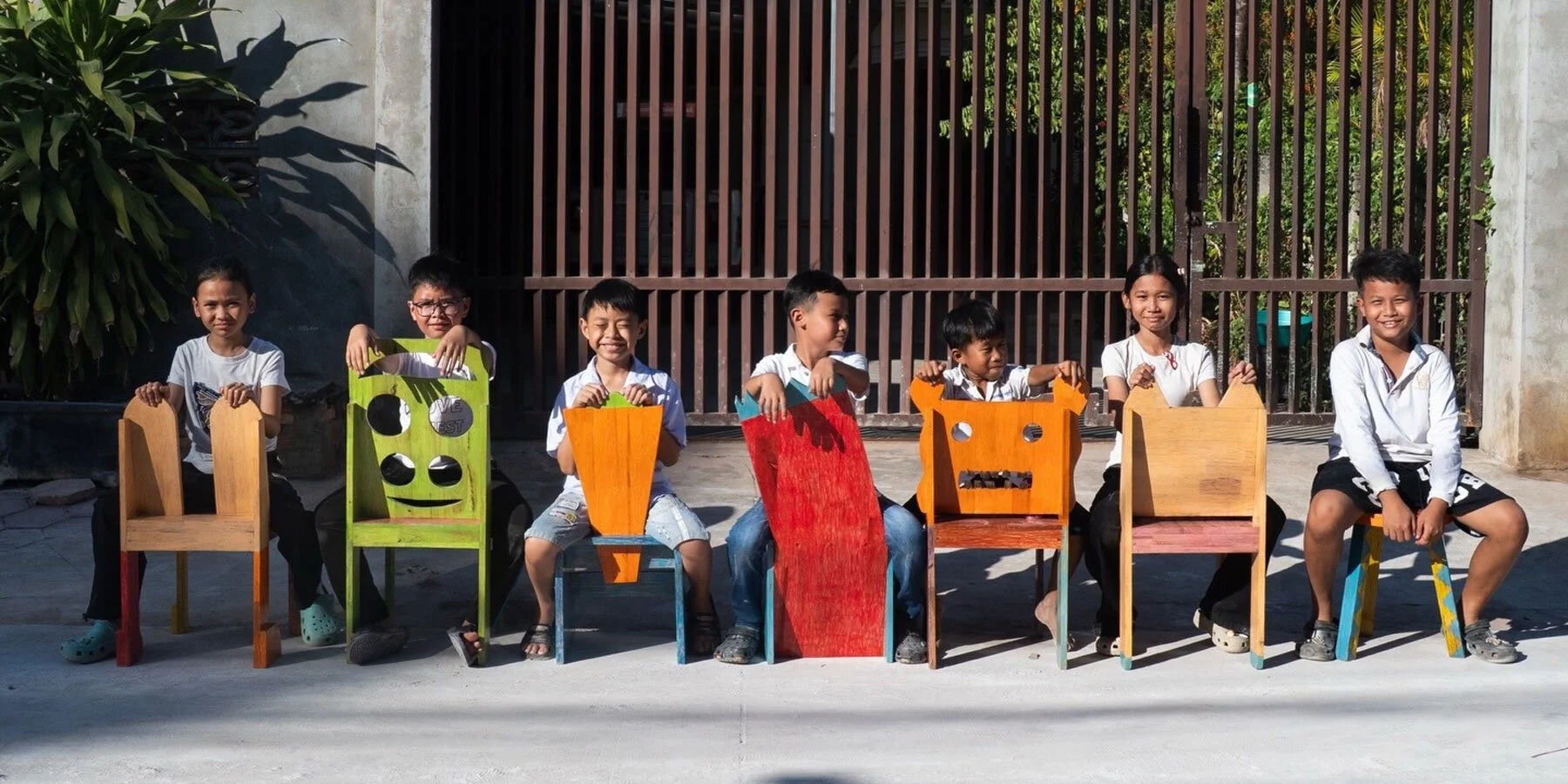 children-drawings-chairs-taekhan-yun-cambodia-designboom-1800-4.jpeg