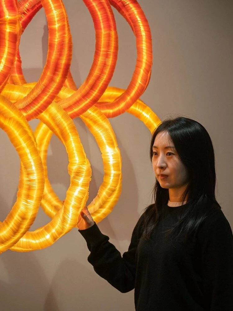 seaweed-based-biodegradable-material-interlocking-tubular-light-installation-slow2-designboom-11-750x1000.jpeg
