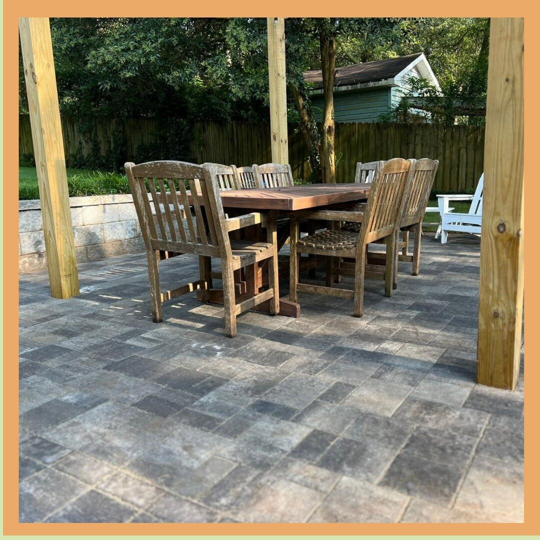 Pavers: where function meets aesthetic, creating harmony in your outdoor space.
#paverperfection #measuretwicepaveonce #solidbase #paverinstallation