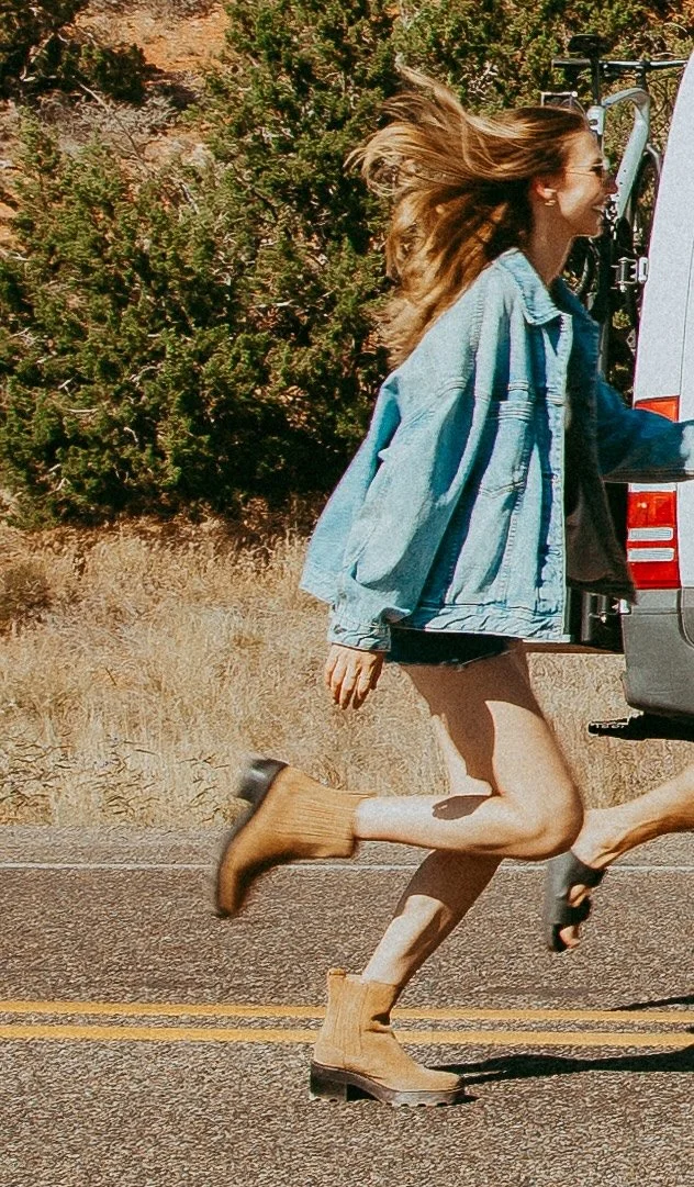 Meet Dena Jane, the owner and designer of By Hand Designs, from Boston, Massachusetts she crafts original logos, custom illustrations, and visual directions for modern brands and timeless community-driven businesses