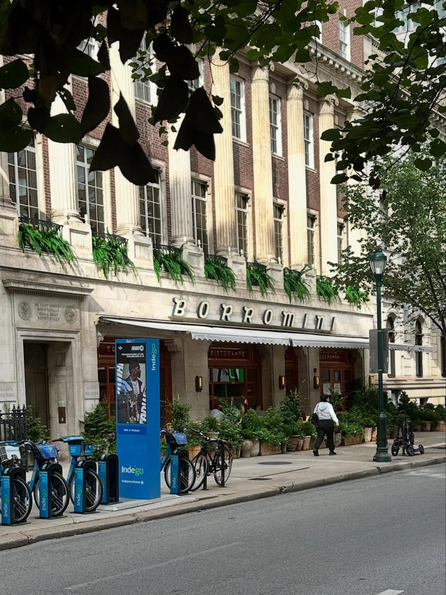 CIAO! Ended summer with a BANG! 💥🇮🇹

When @capitalone approached *The Lindsays* to help plan the ultimate opening party for @starrrestaurant newest concept, @borromini_ristorante &mdash; we knew we had to nail it. @linzweiss and I brought bold ide