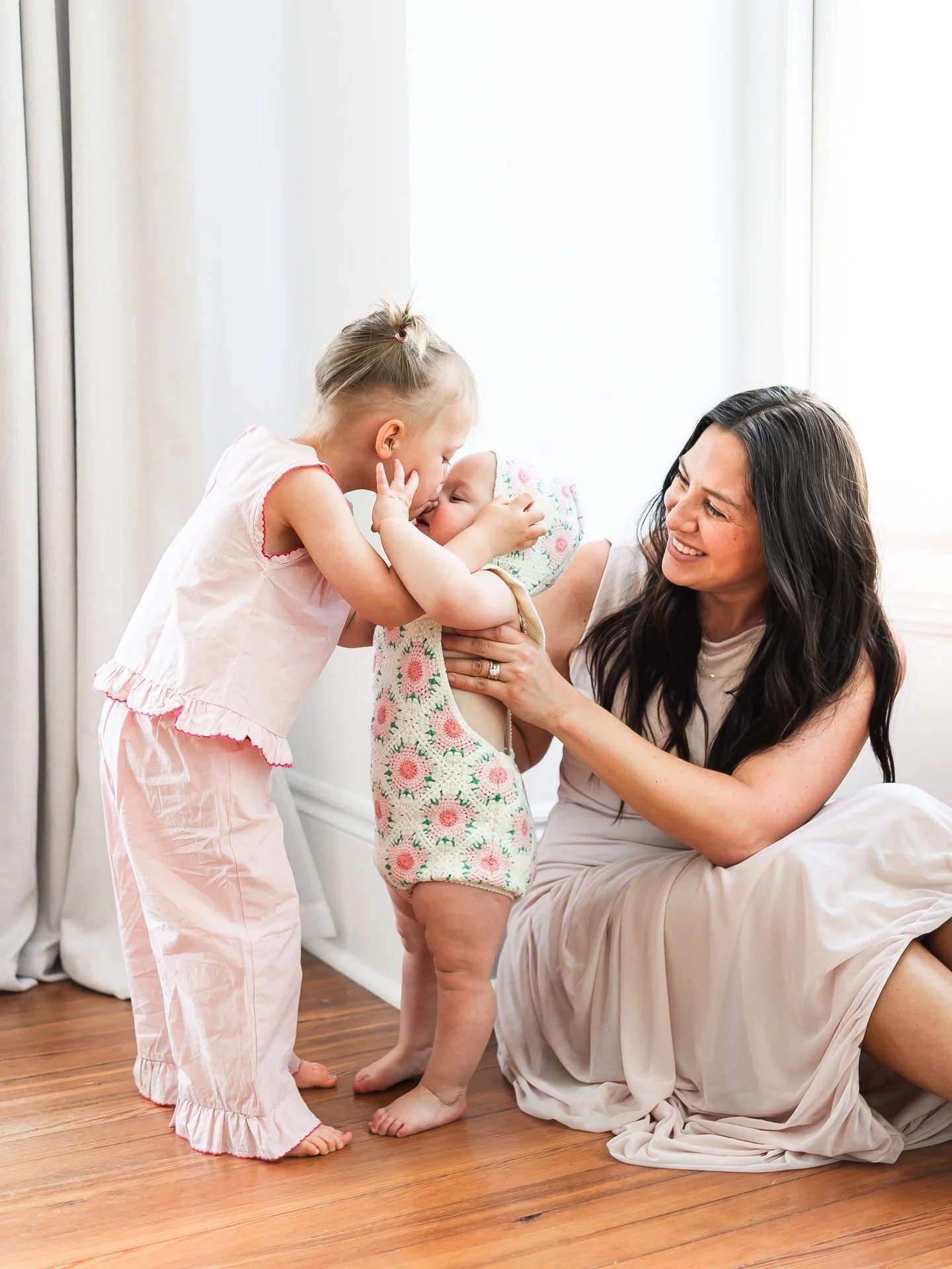 Meet me in the studio for a relaxed family session, simplistically, beautiful maternity session or an &ldquo;I&rsquo;ve taken care of everything&rdquo; newborn. Now booking spring &amp; summer sessions ❤️
DM me &amp; I&rsquo;ll see ya there 😘

Ralei