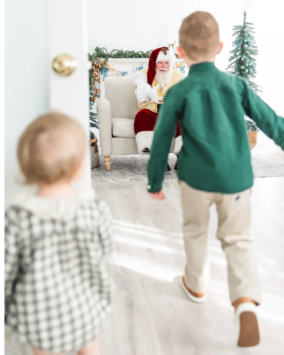 Christmas magic is almost here. ✨
Set your alarms for Tomorrow, July 15th at 12:00pm. Santa Mini Sessions will be released exclusively to my email list. If you&rsquo;ve been hoping to make this your family&rsquo;s Christmas tradition, this is the bes