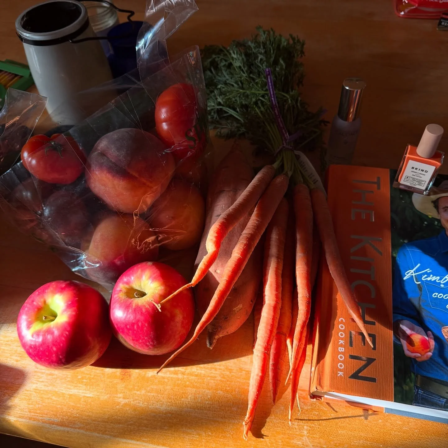 Just wanted to acknowledge the change of months, and the feeling of shifting into Fall. 🍁🍃✨

This season of release to make space for harvest is  so lovely. 

Can&rsquo;t wait to see you all for your Fall transitions. 🤍✨