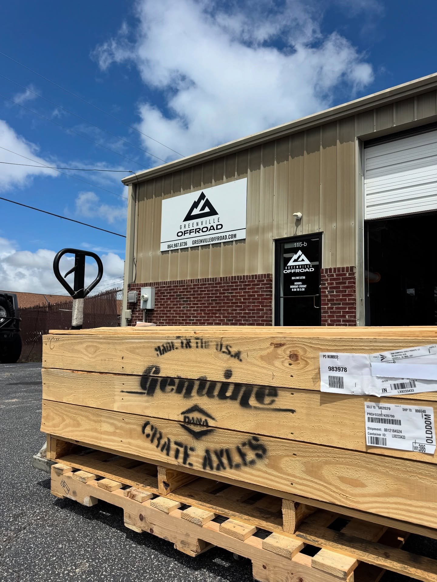 It&rsquo;s like Christmas.. for someone, could be for you too!

🔧- JLU Front Ultimate Dana 44 Advantek 

#greenvilleoffroad #gvloffroad #gooffroad #greenvillesc #mauldinsc #4x4 #4x4offroad #dana44 #jeep #jeepjlu #jeepwrangler #christmas