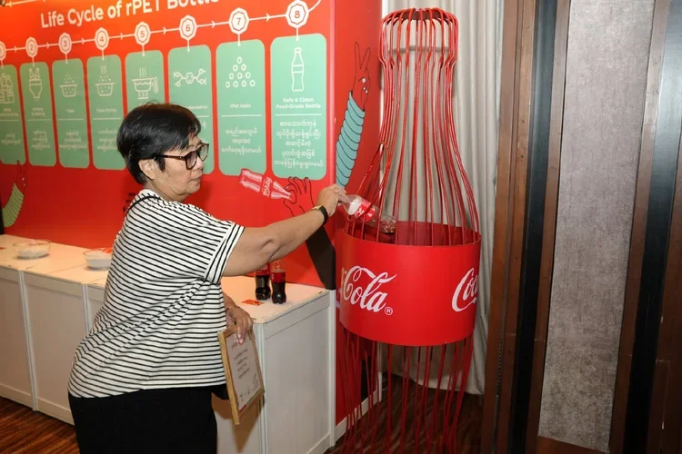 CocaCola_TBST_Gallery02_07.webp