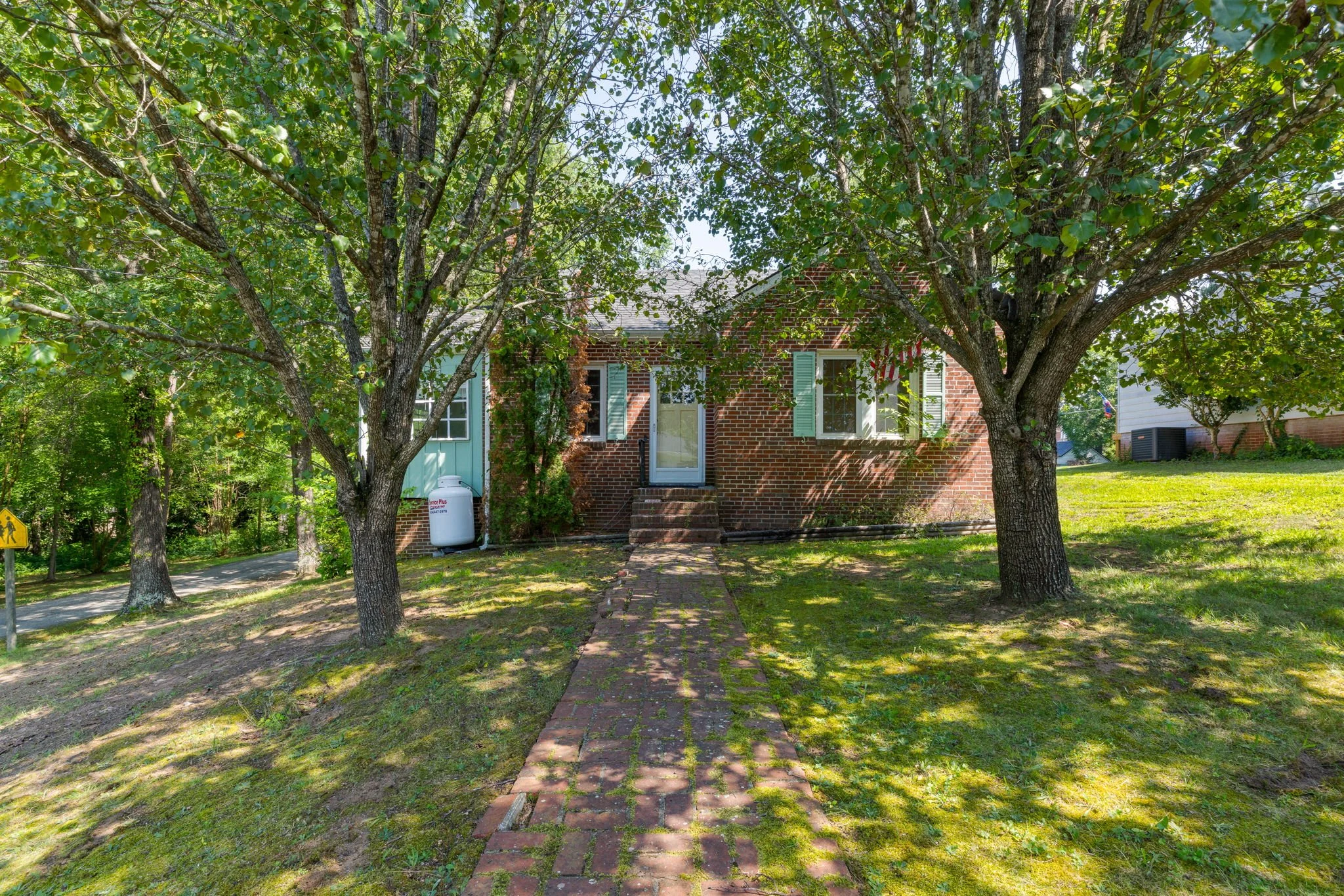 1621 9th St., Victoria, VA