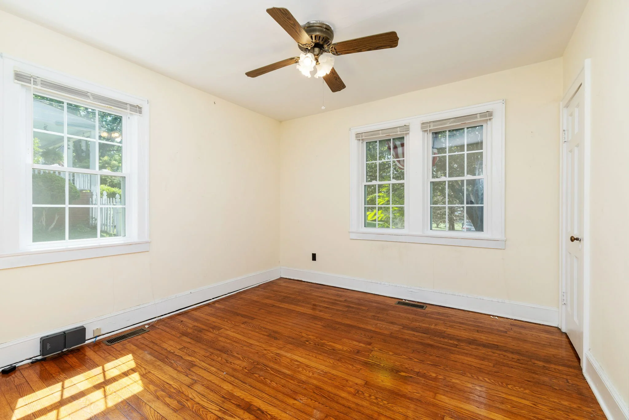 6-web-or-mls-1621-9th-St-6.jpg