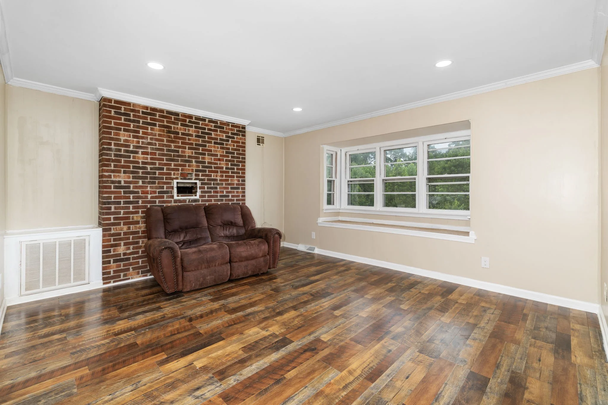 1-web-or-mls-3757-Springfield-Rd-1.jpg