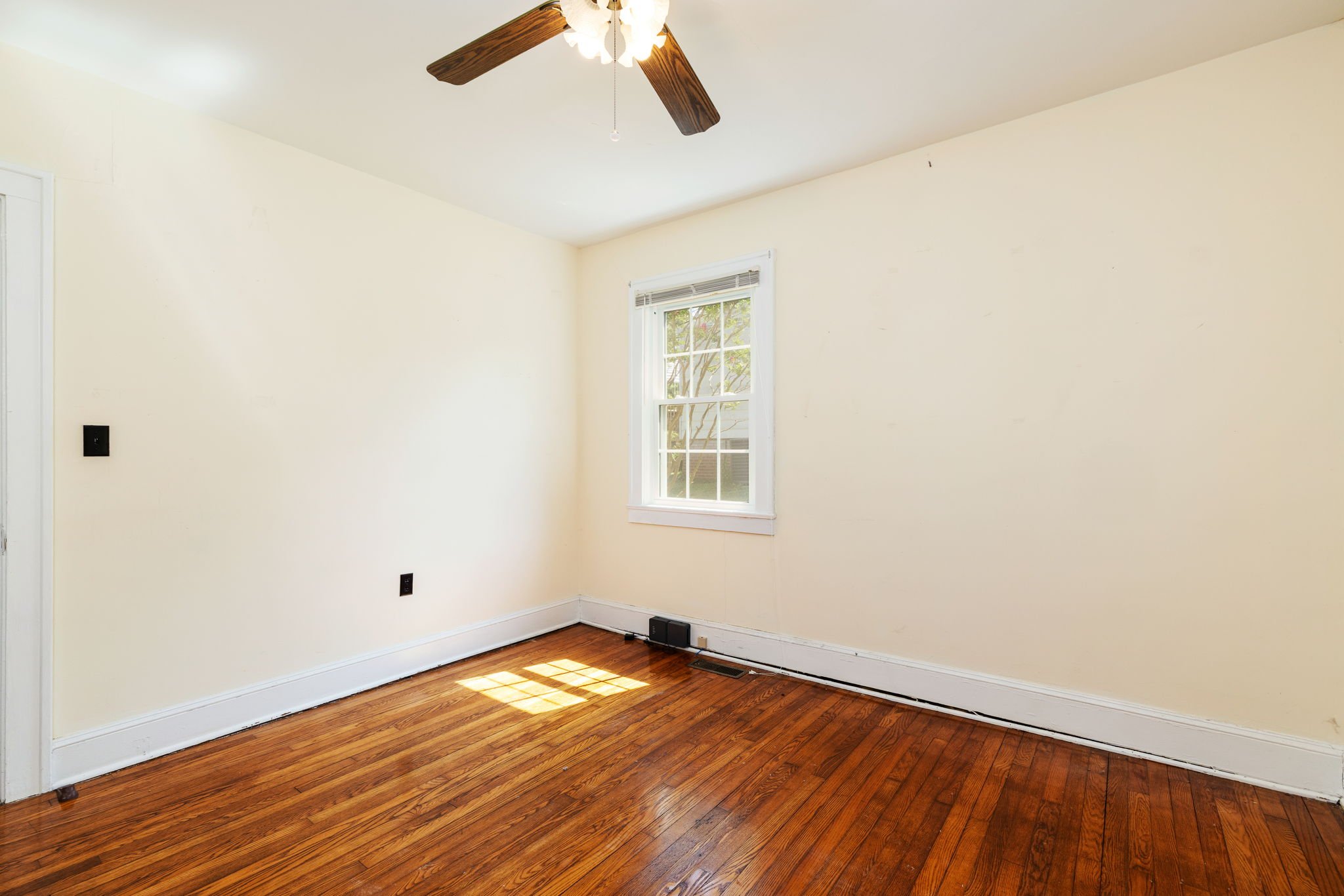 12-web-or-mls-1621-9th-St-12.jpg