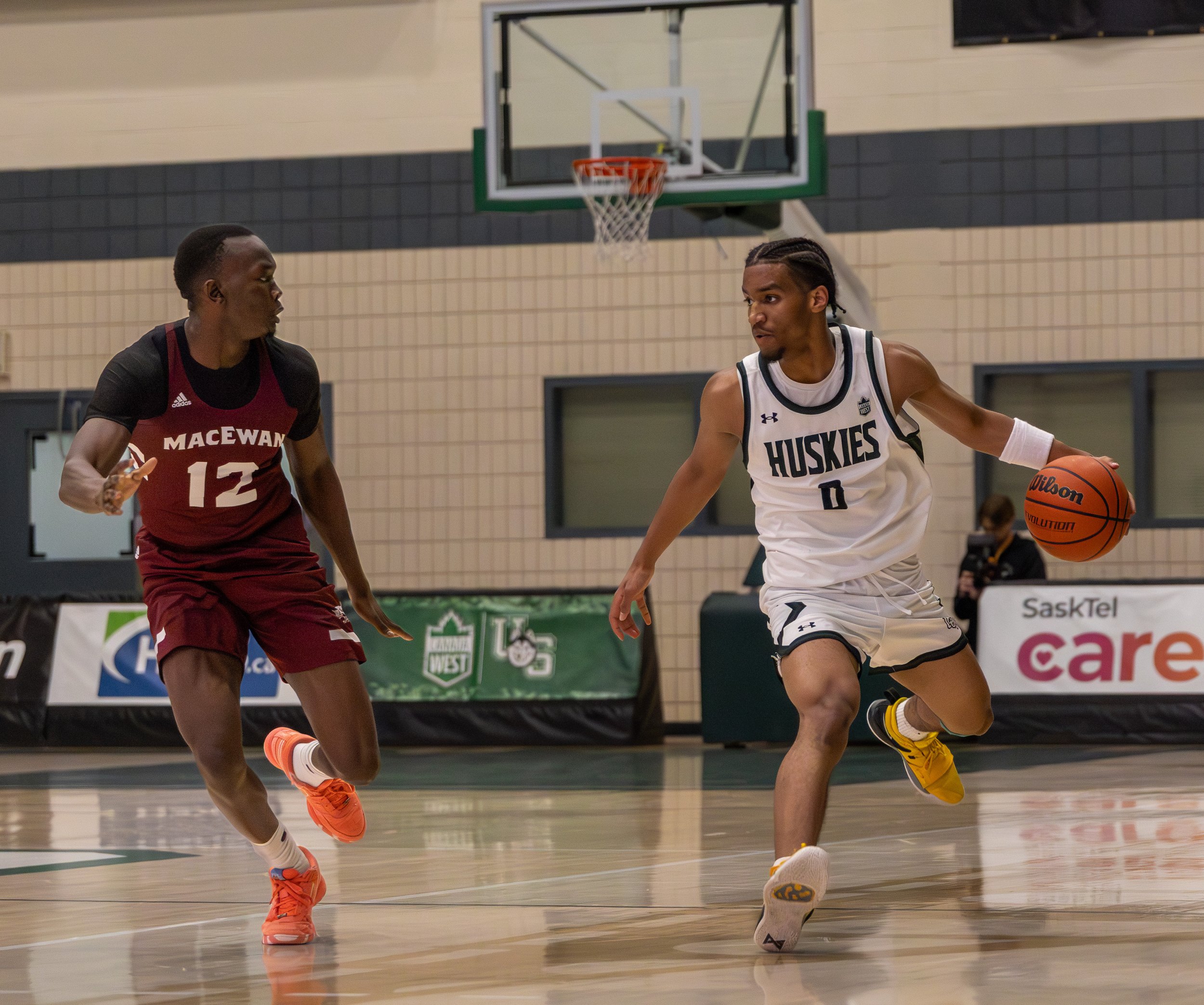 Huskie Basketball Semi light-11.jpg