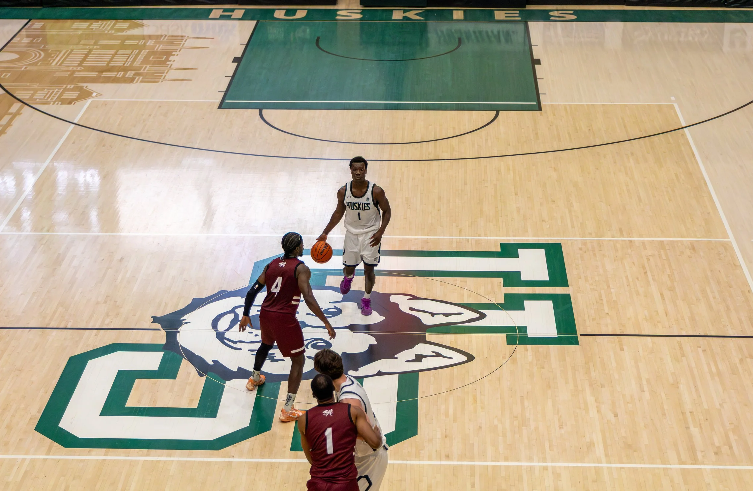 Huskie Basketball Semi light-08.jpg
