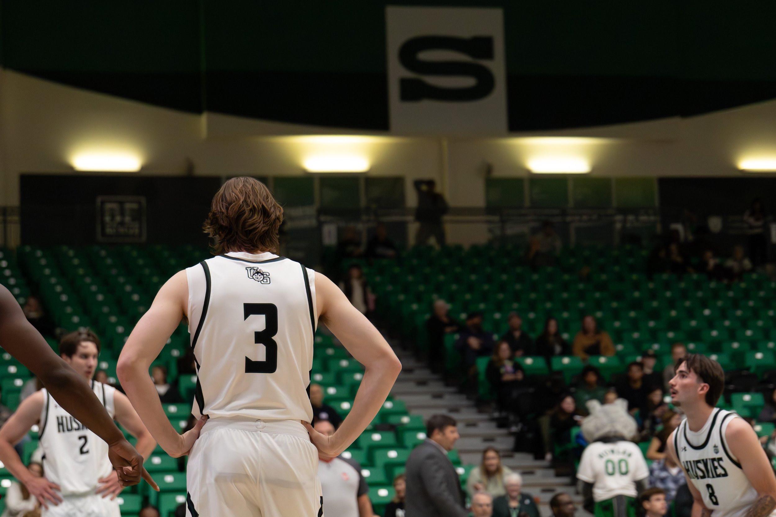 Huskie Basketball Semi light-31.jpg