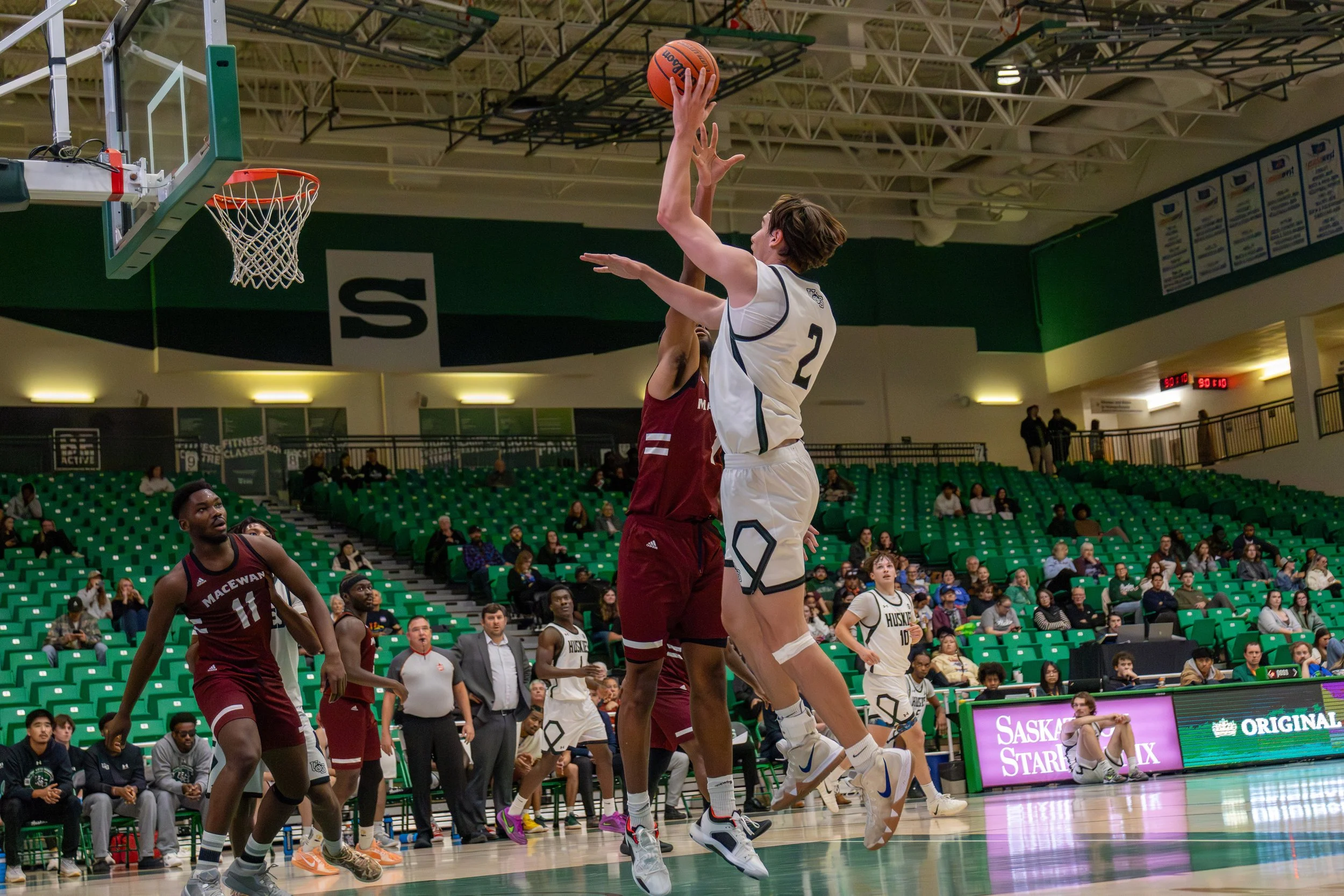 Huskie Basketball Semi light-14.jpg