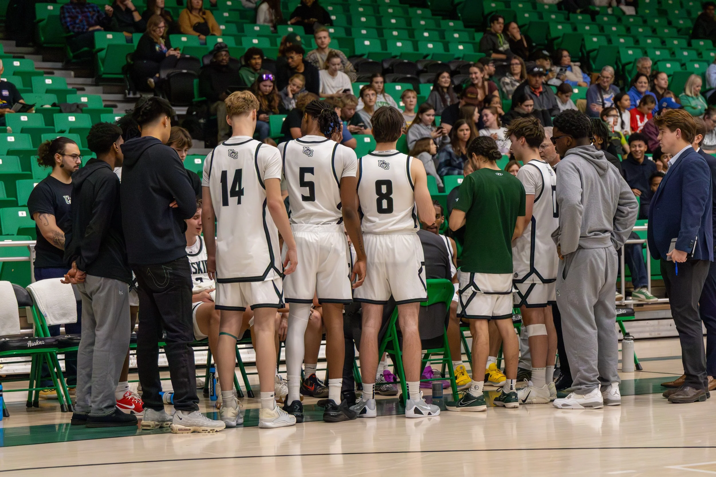 Huskie Basketball Semi light-12.jpg