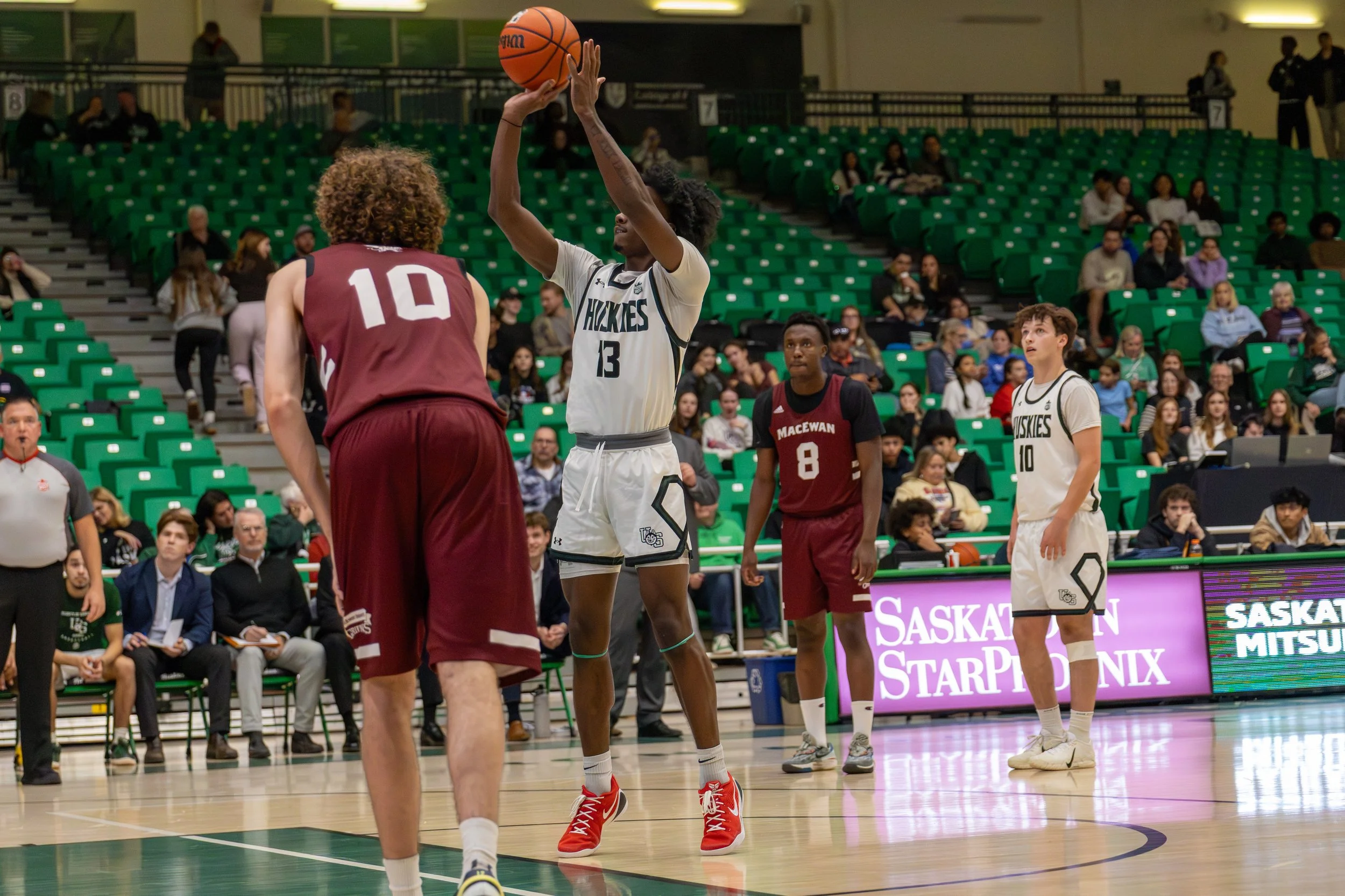 Huskie Basketball Semi light-27.jpg