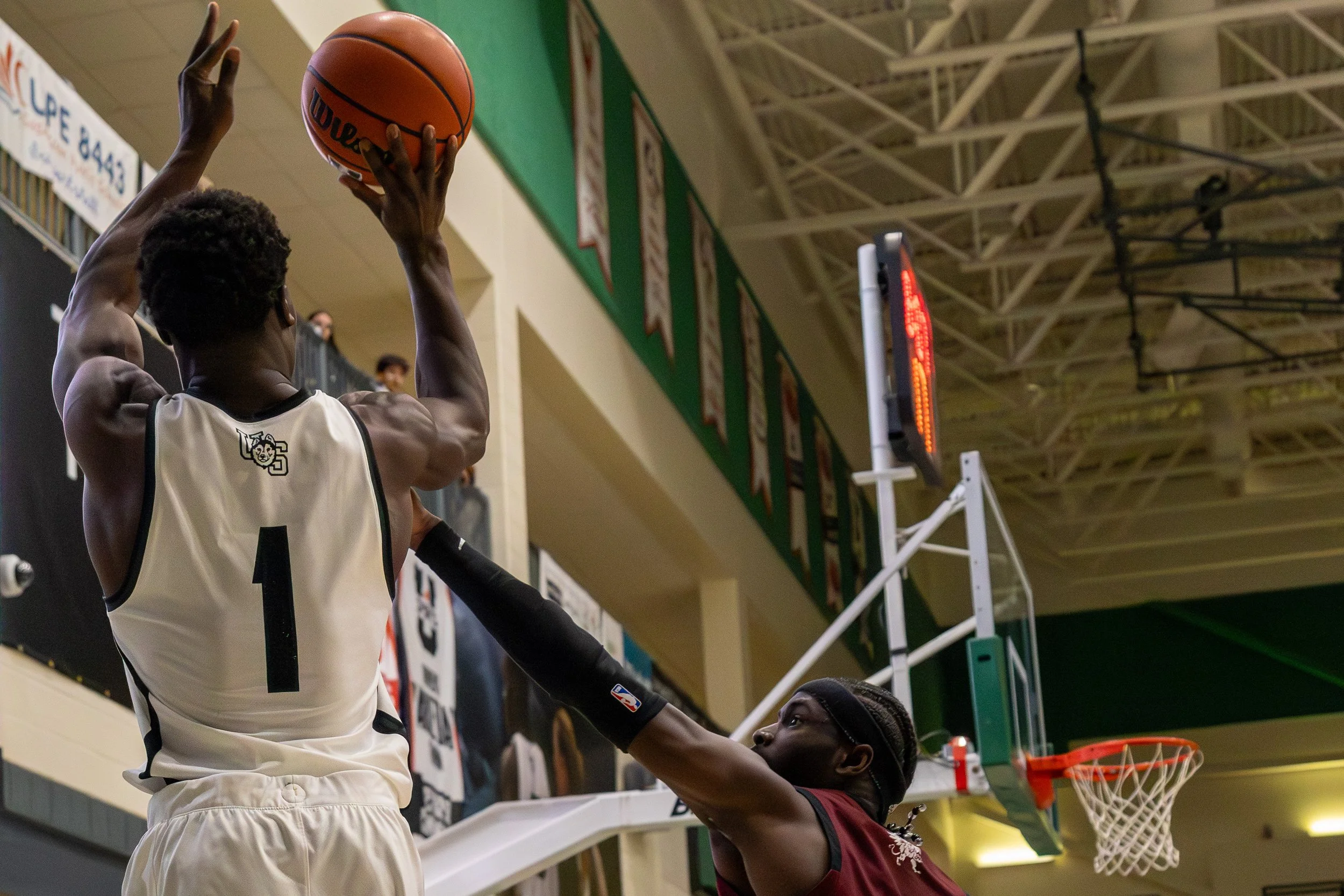 Huskie Basketball Semi light-34.jpg