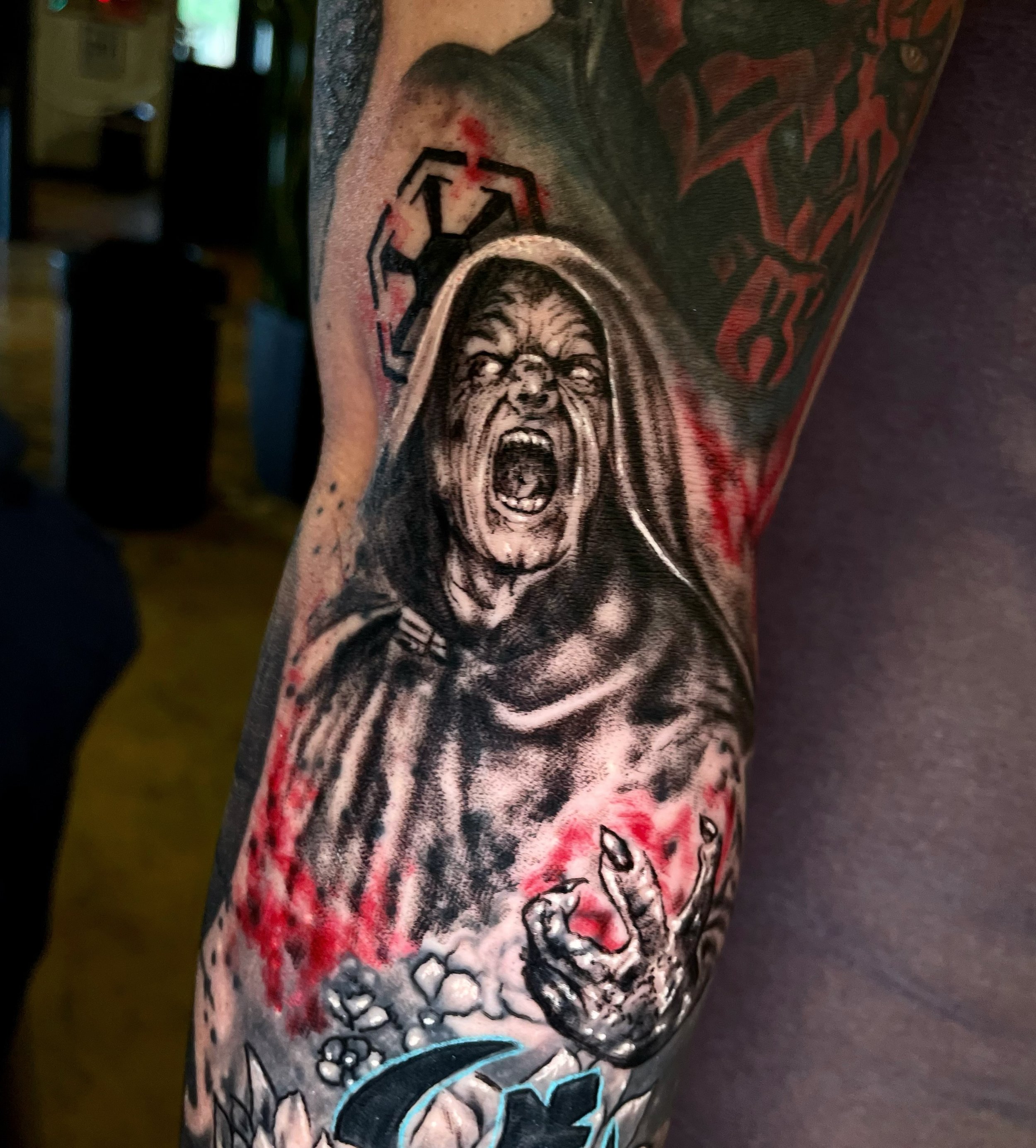 Somehow Palpatine returned, swipe right to see a healed full color darth maul from about a year ago! More portraits, star wars portraits, and color realism portraits pls!!! ✨

#starwarstattoo #darthmaultattoo #femaletattooartist #illinoistattooartist
