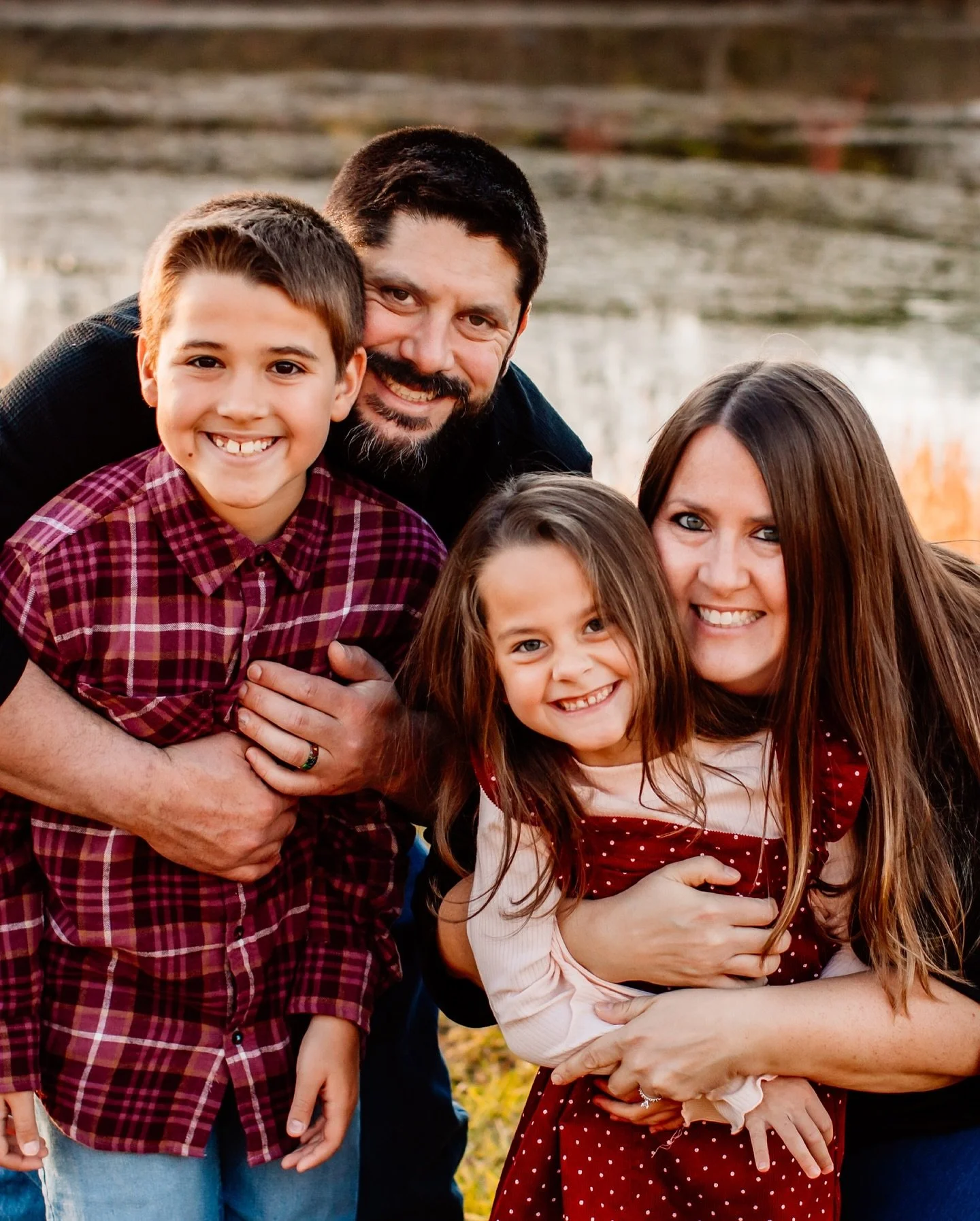 More family love!! The Scherer family is always so fun to be around! We even got a tiny bit more fall color before the last of the leaves have fallen! 😍