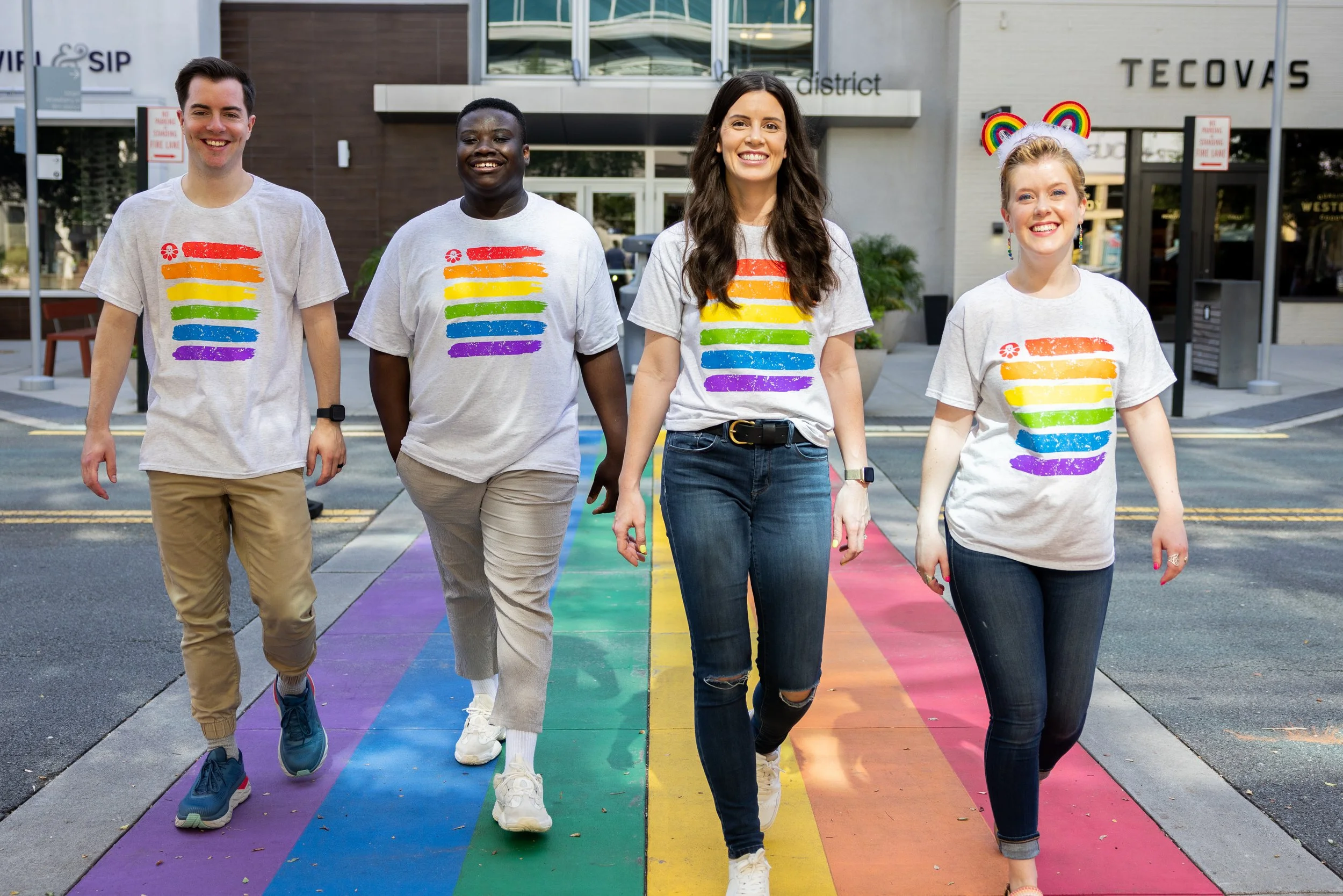 2022-06-02_Mosaic_Store_Pride_Month-0174_ppnmzm.jpg