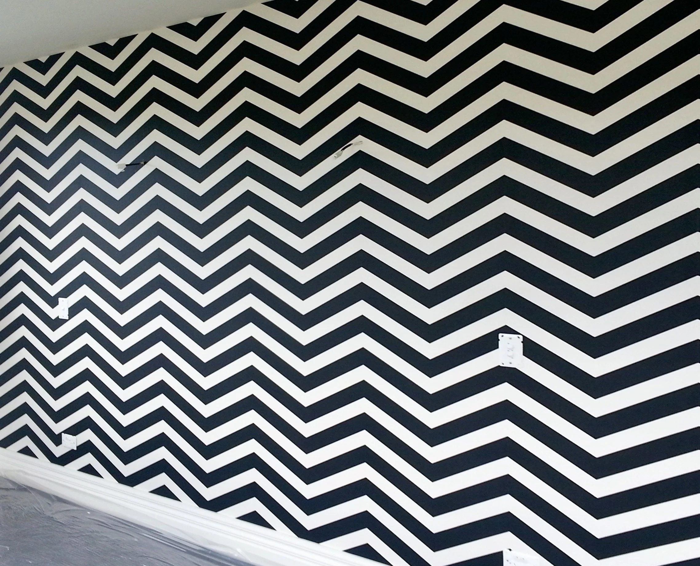 handprinted wallpaper zigzag.jpg