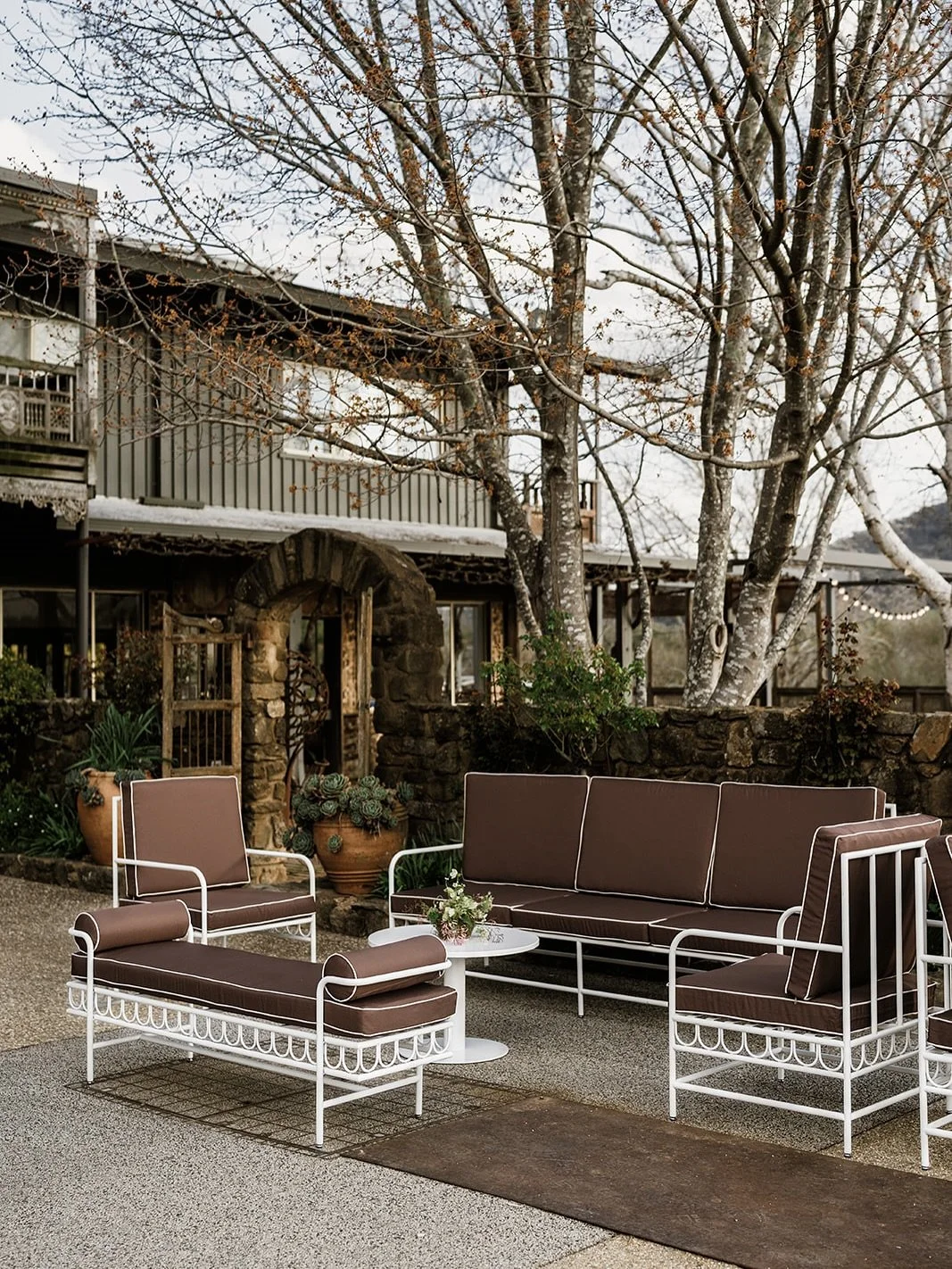 We have the perfect lounge cocktail hour set up for your wedding or event in the luscious chocolate colour way 🥰 I need this at my next party, want it at yours get in touch! 
A talented crew pulled this day together 
Planner & Stylist @mellyra