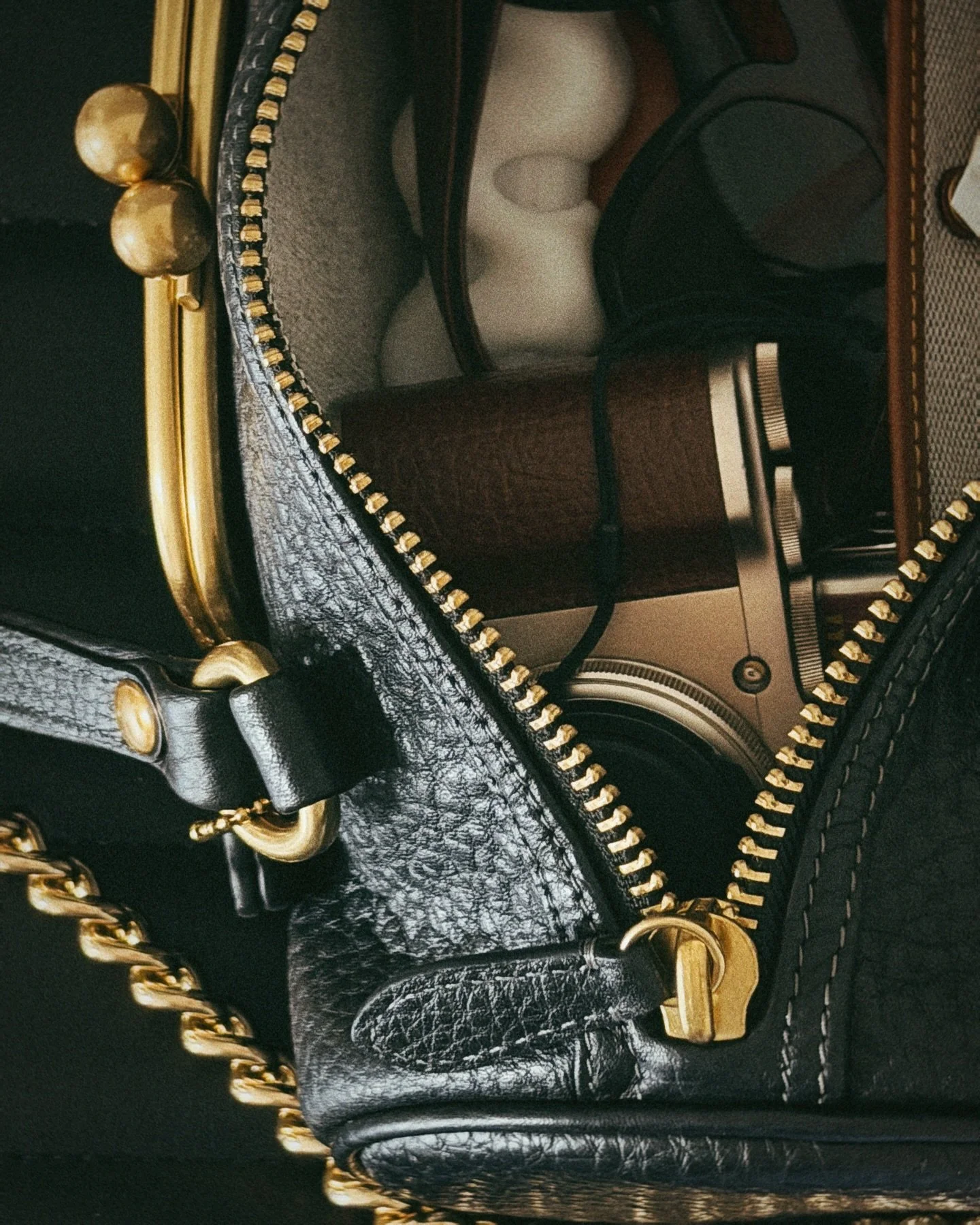 spring is for taking a deep breath and admiring the beauty in the little things and not withholding a single treat from yourself 🌷🫧 🐿️