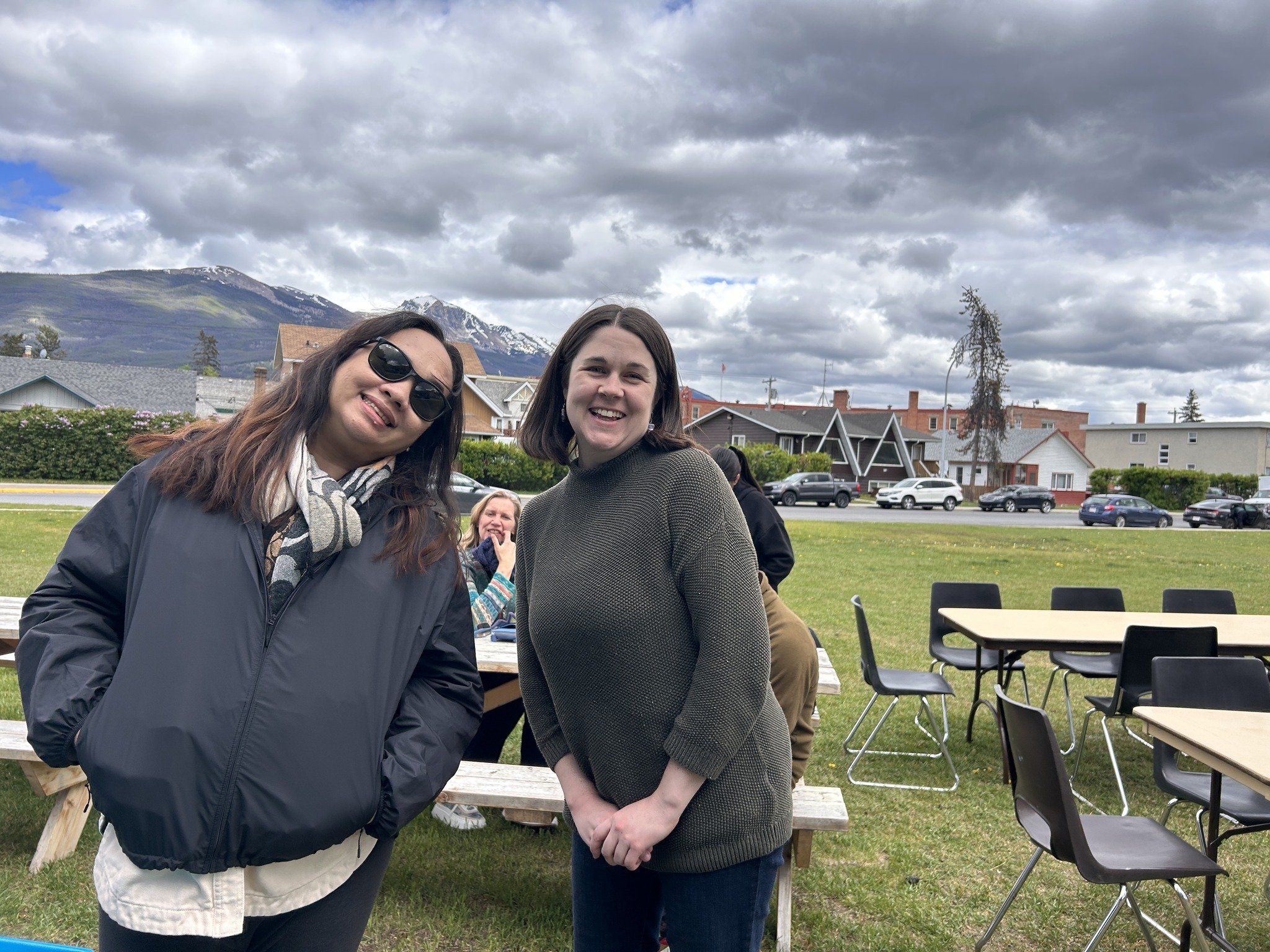 Happening now until 6 across from the library! Temporary Foreign Workers and English Learners pre-summer gathering! ☀️🍕 Come have some fun and get some food! #myjasper #jasper