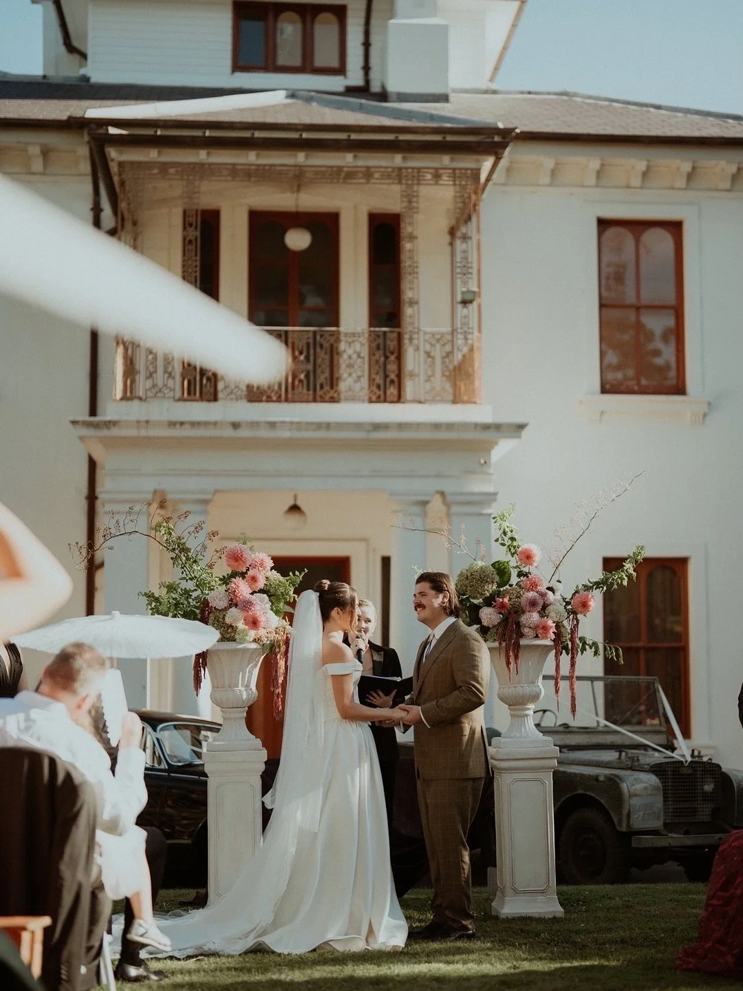 Strickland House has a classic, timeless feel. 

Our seating, market umbrellas, and urns filled with @september___studio flowers suited the setting and helped shape a beautiful ceremony.

We also supplied drink service from our Hampton bar, keeping t