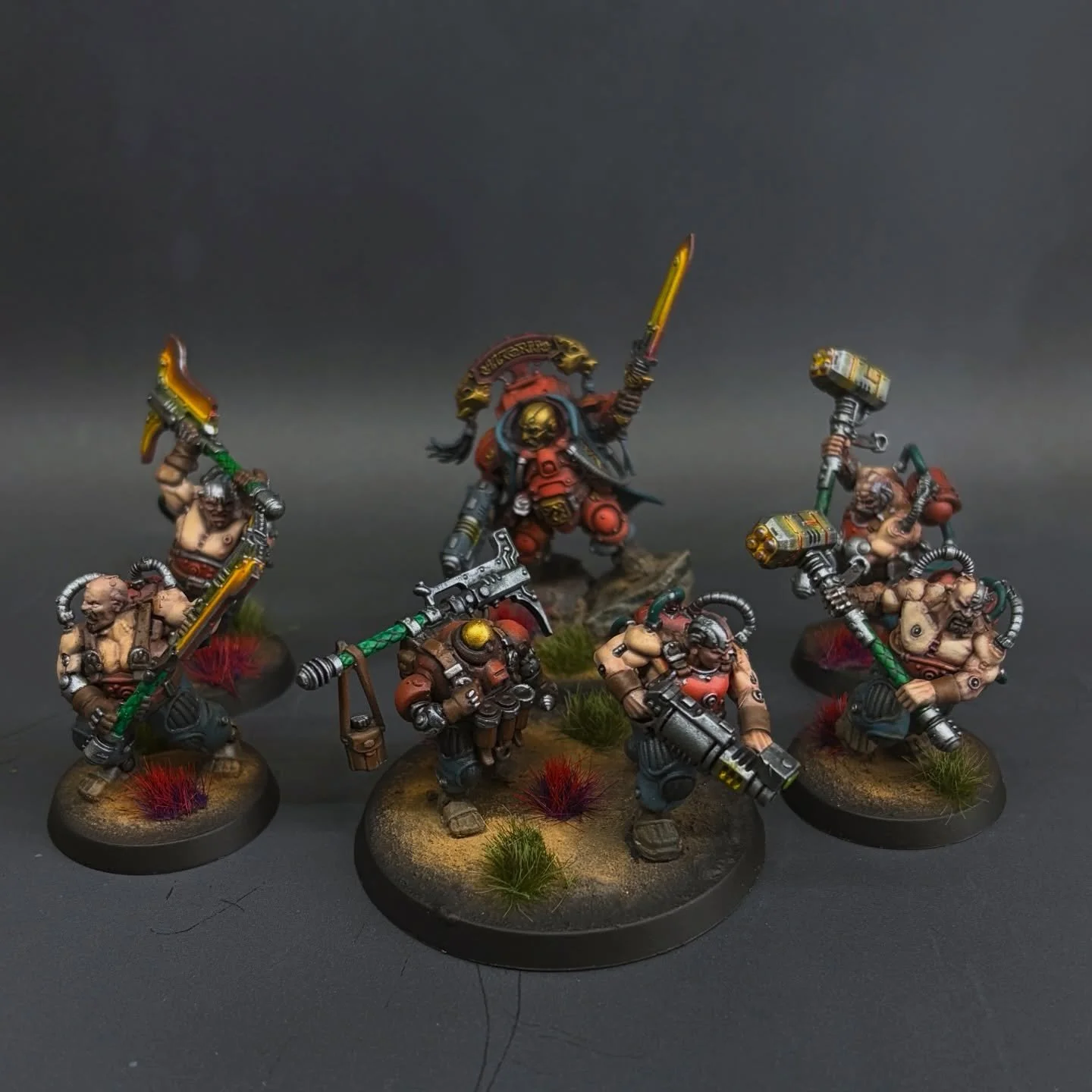 A couple of shots of a recent votann commission which was a blast to do and the client was exceptionally happy with the result. The bikes are probably my favourite models to build for this range and looking forward to the next lot from this client in