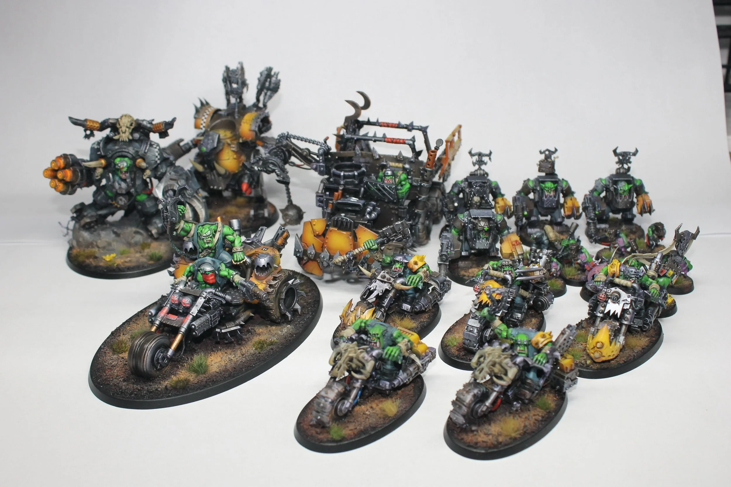Warhammer 40,000 Ork army commission characters and warboss, ghazghkull thraka, ork mek.