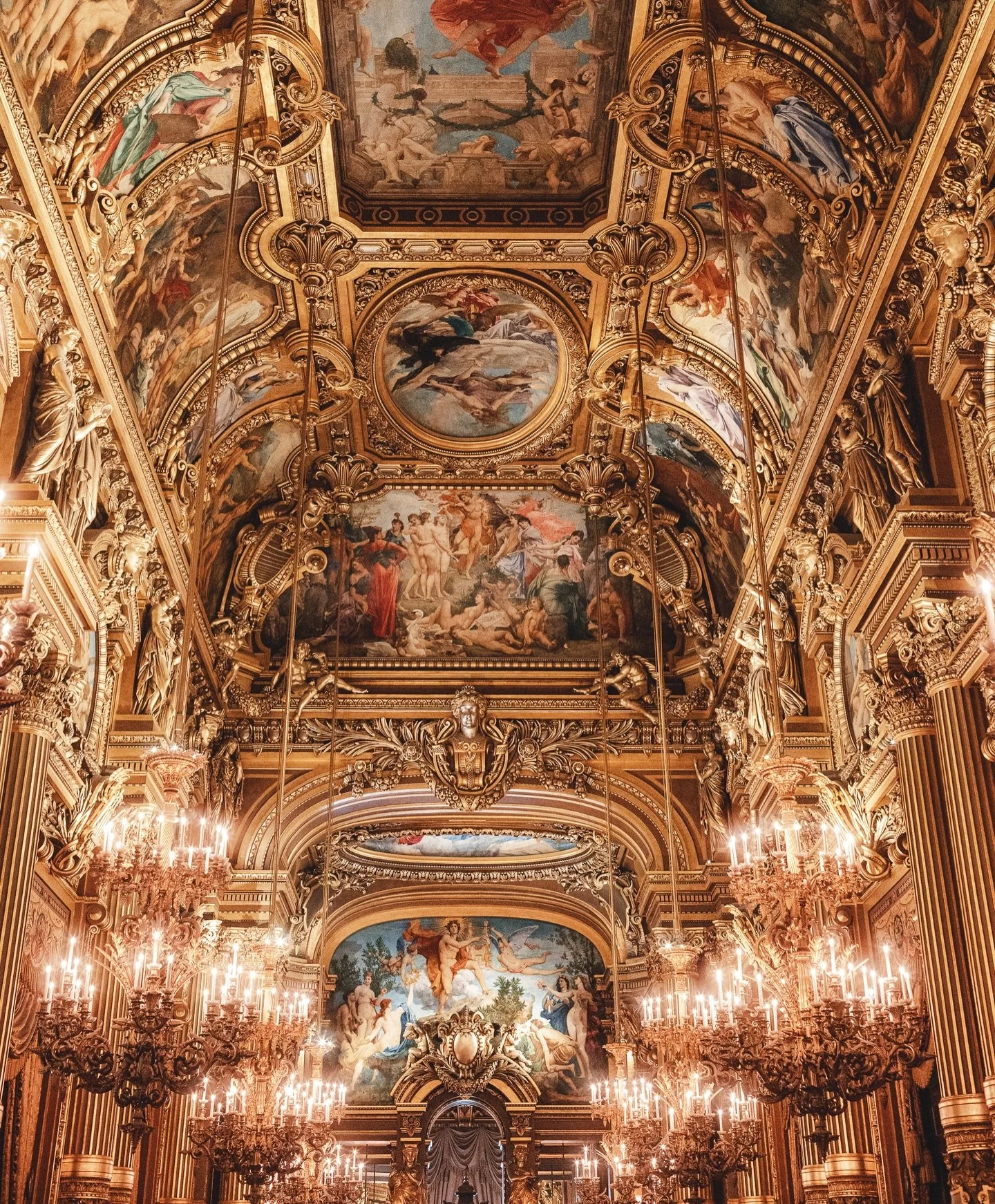 🇬🇧 Throwback to the last trip in Paris 
I loved getting time to explore parts of the city I never visited before, the Opera, the greenhouses, it is such a pleasure to stroll through the city &hearts;️

🇩🇪 R&uuml;ckblick auf den letzten Paris-Trip