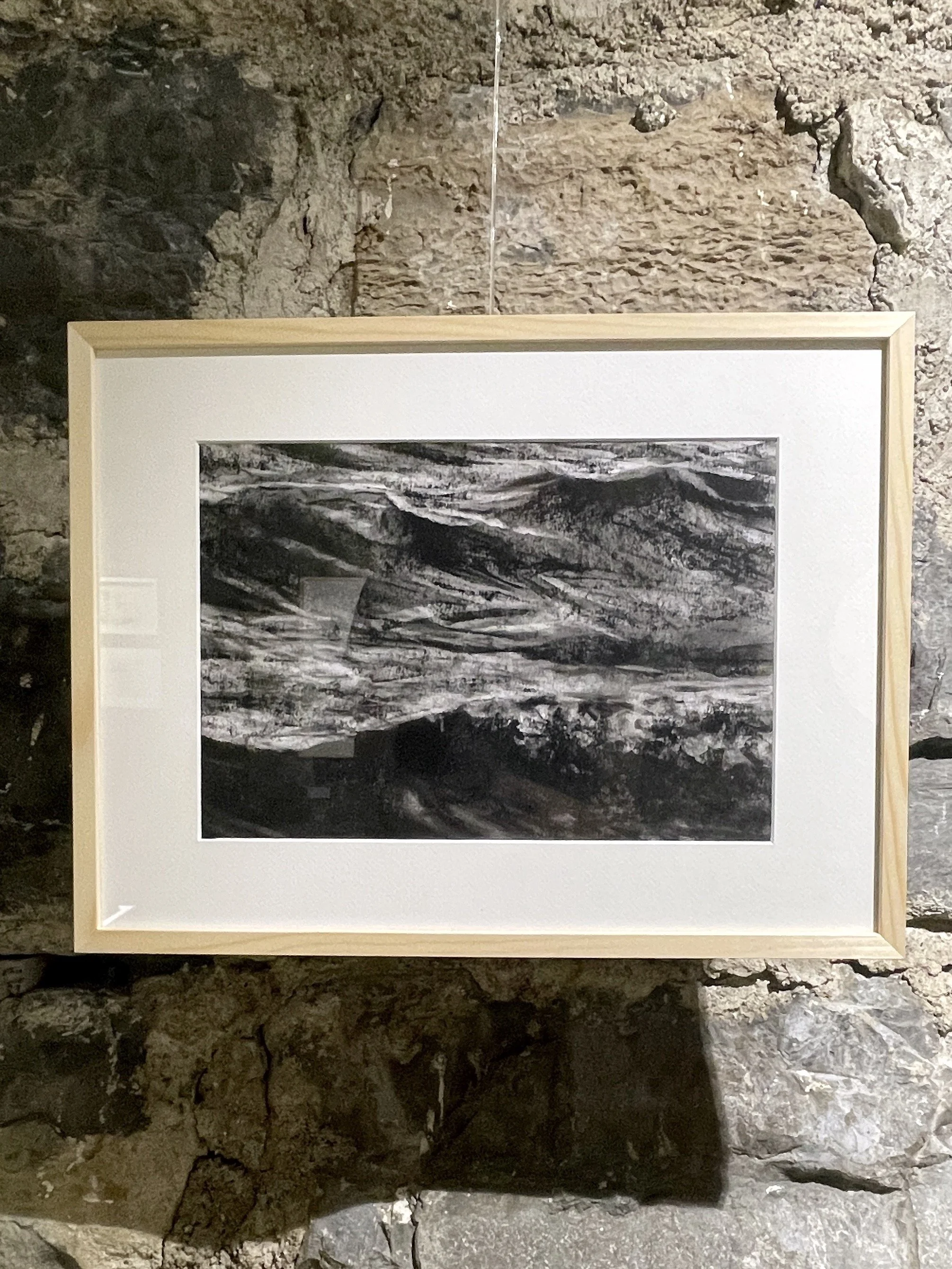 Underström – kolteckning