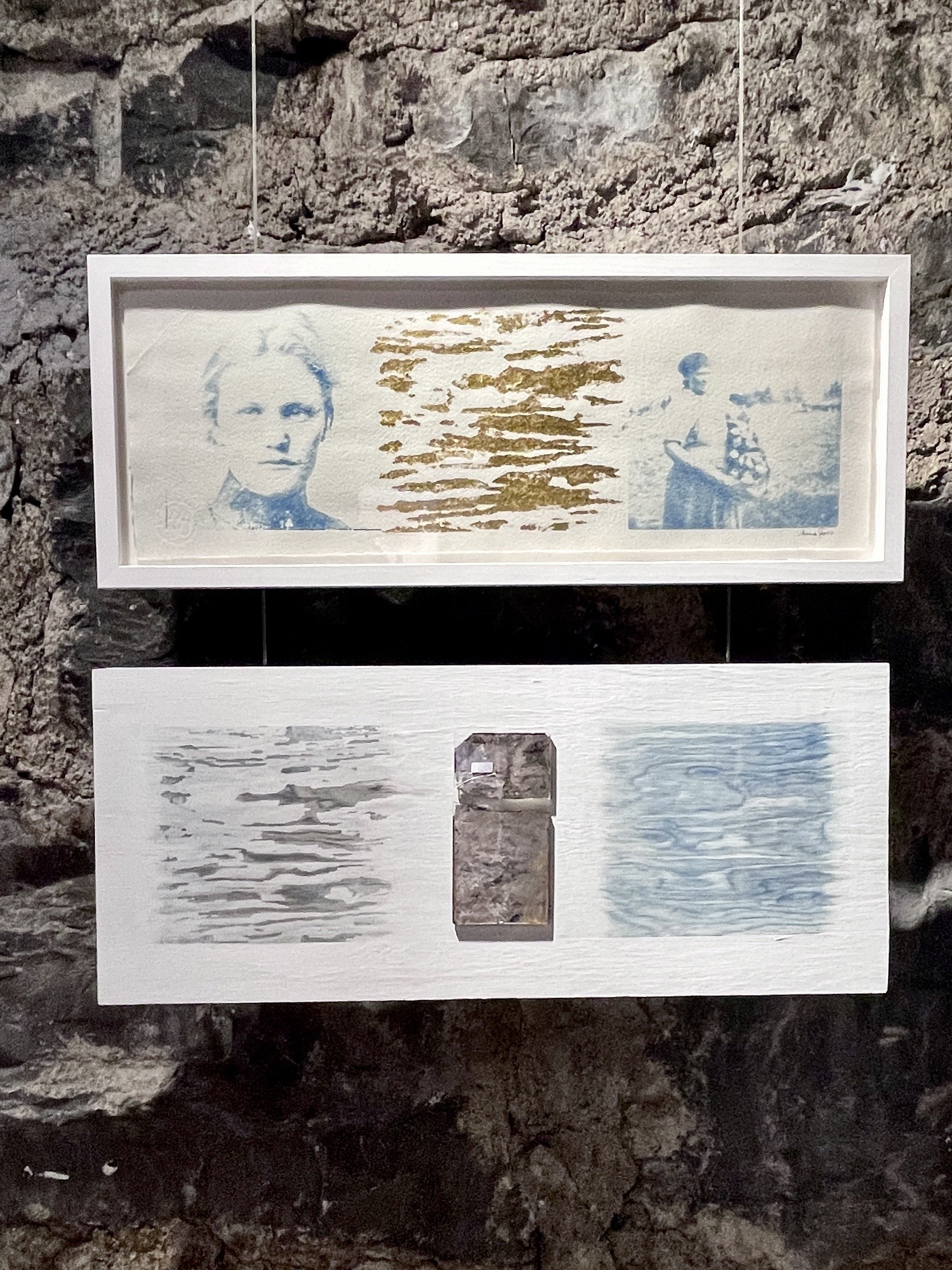 Testamente – cyanotypi, bladguld, akryl, spegelglas