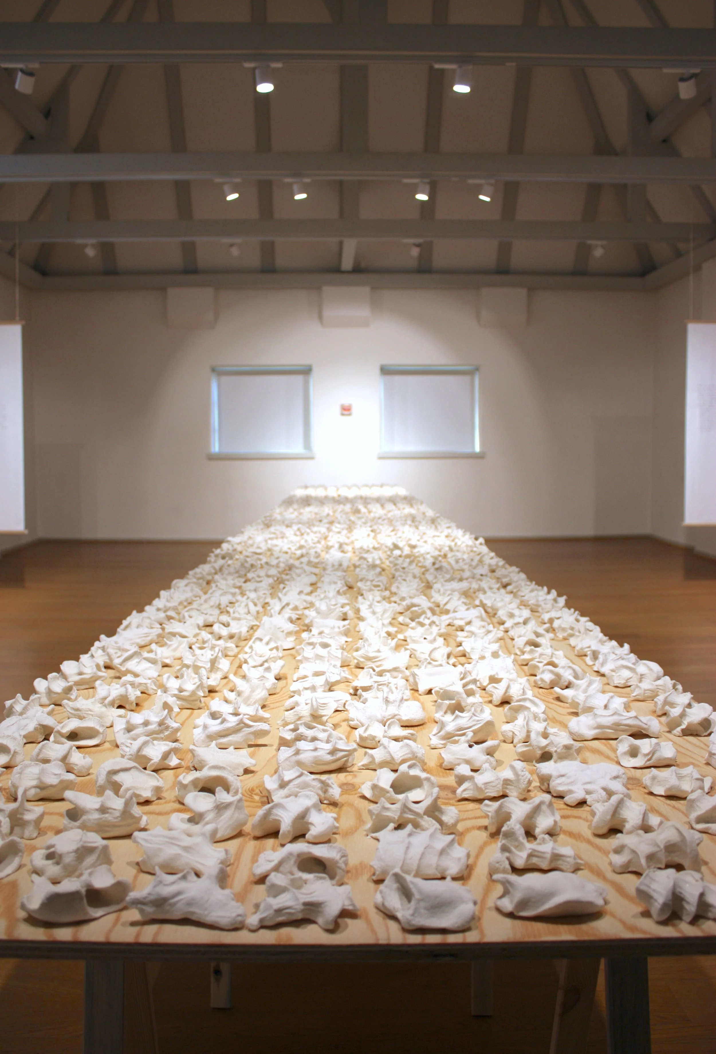 Souvenir – 
Trolldeg, negativ form av insidan på 1.000 knutna nävar