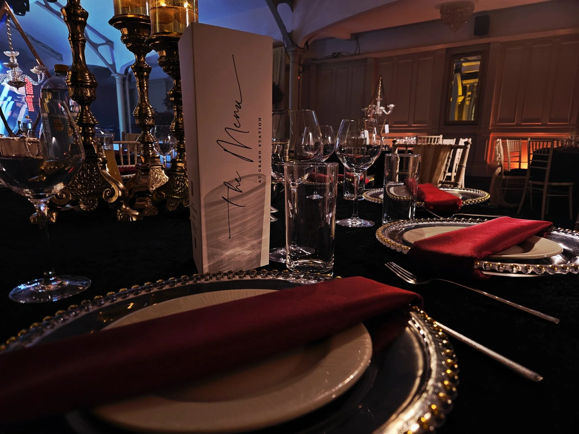 Beaded Charger Plates With Red Napkins .jpeg