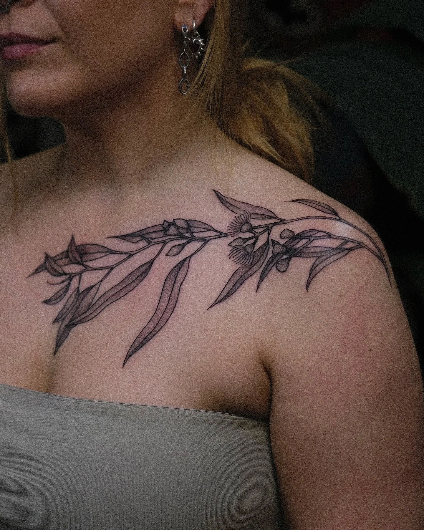 Gum branch for my friend Georgia! Thank you!! Would love to do more tattoos like this 😊 
@chapeltattoo
