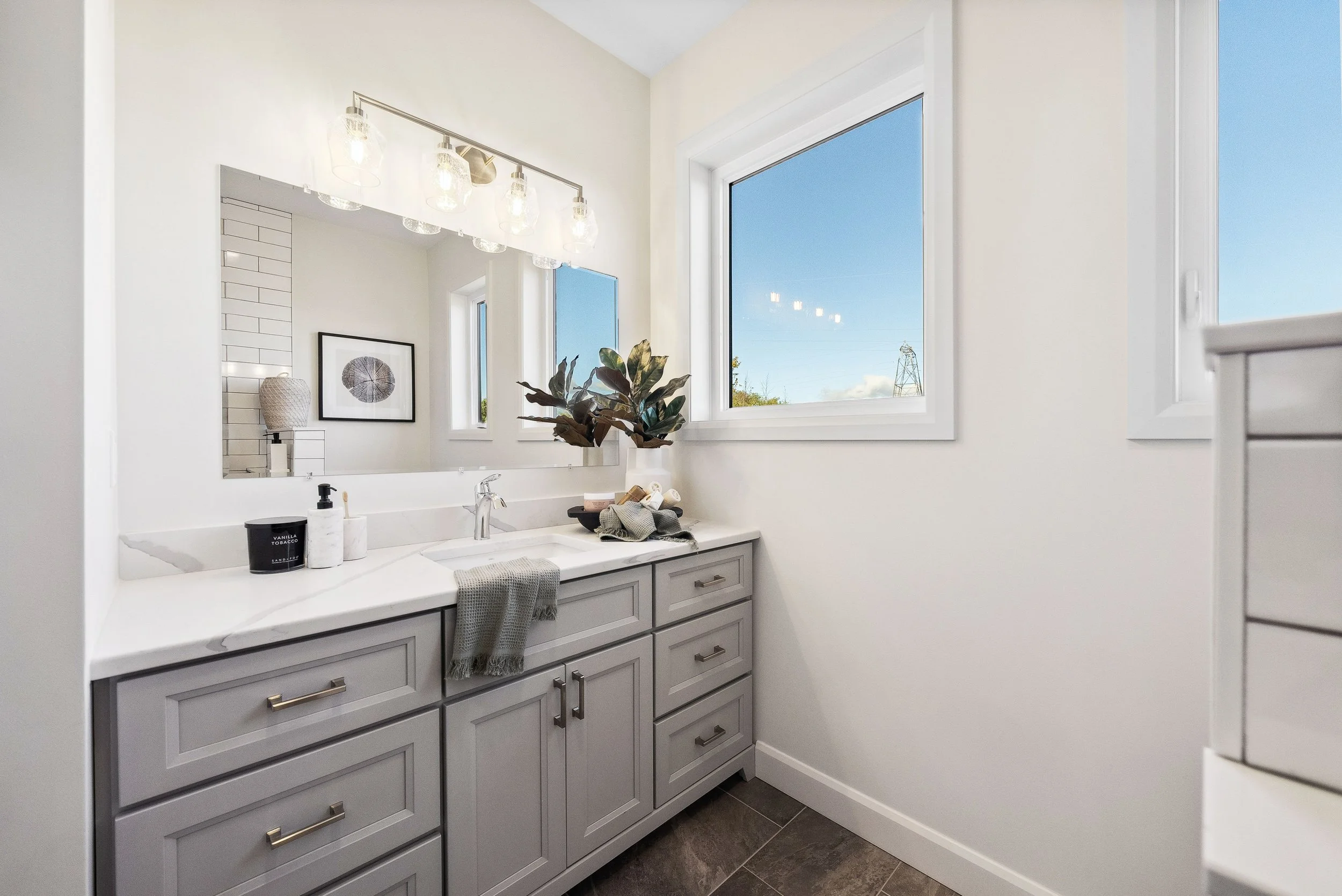 Ensuite_Vanity_New_Home.jpg