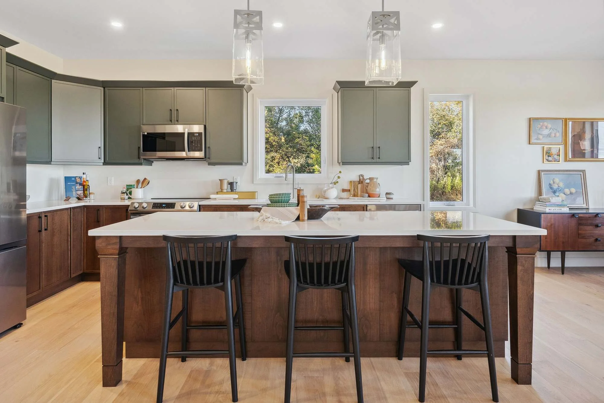 Stylish_Kitchen_Island.jpg