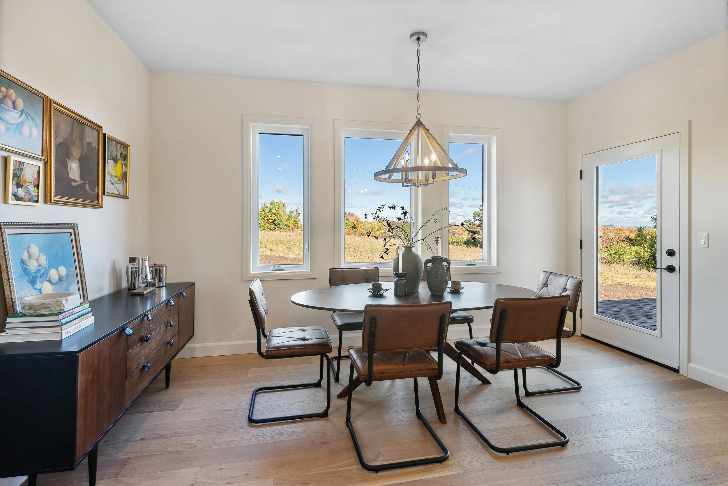 Dining_Area_New_Home.jpg