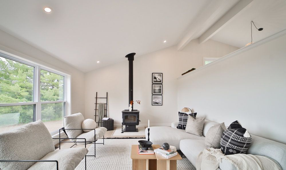 Cozy_Living_Room_Reno_Trent_Hills.png