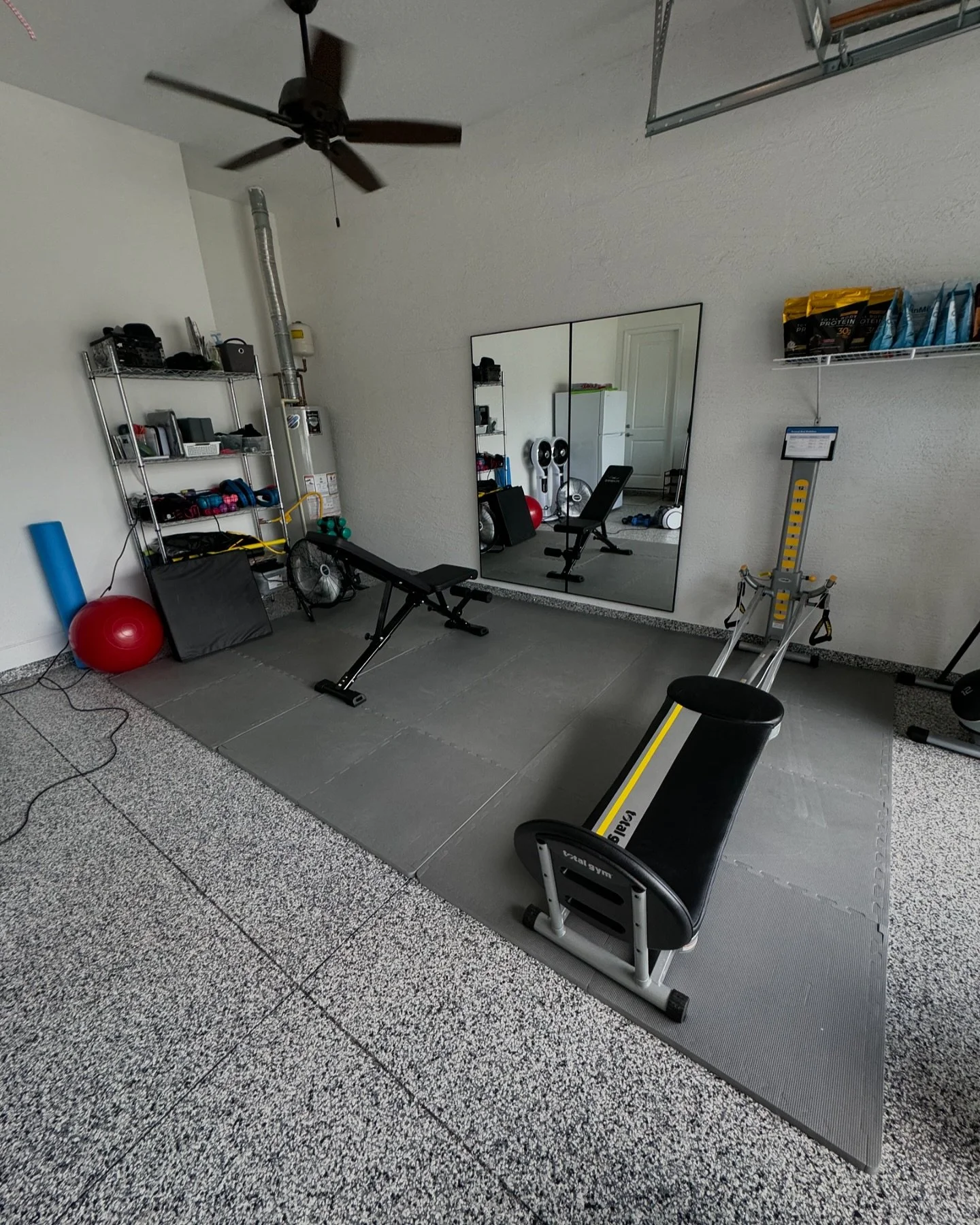 ✨ GARAGE TRANSFORMATION ✨
This client knew she needed a space to get and stay fit. She enlisted our help to transform her garage into the gym of her dreams! 
.
.
.
#seebeyondtheclutter #decluttering #garageorganization #organize #organizing #tidy #ti