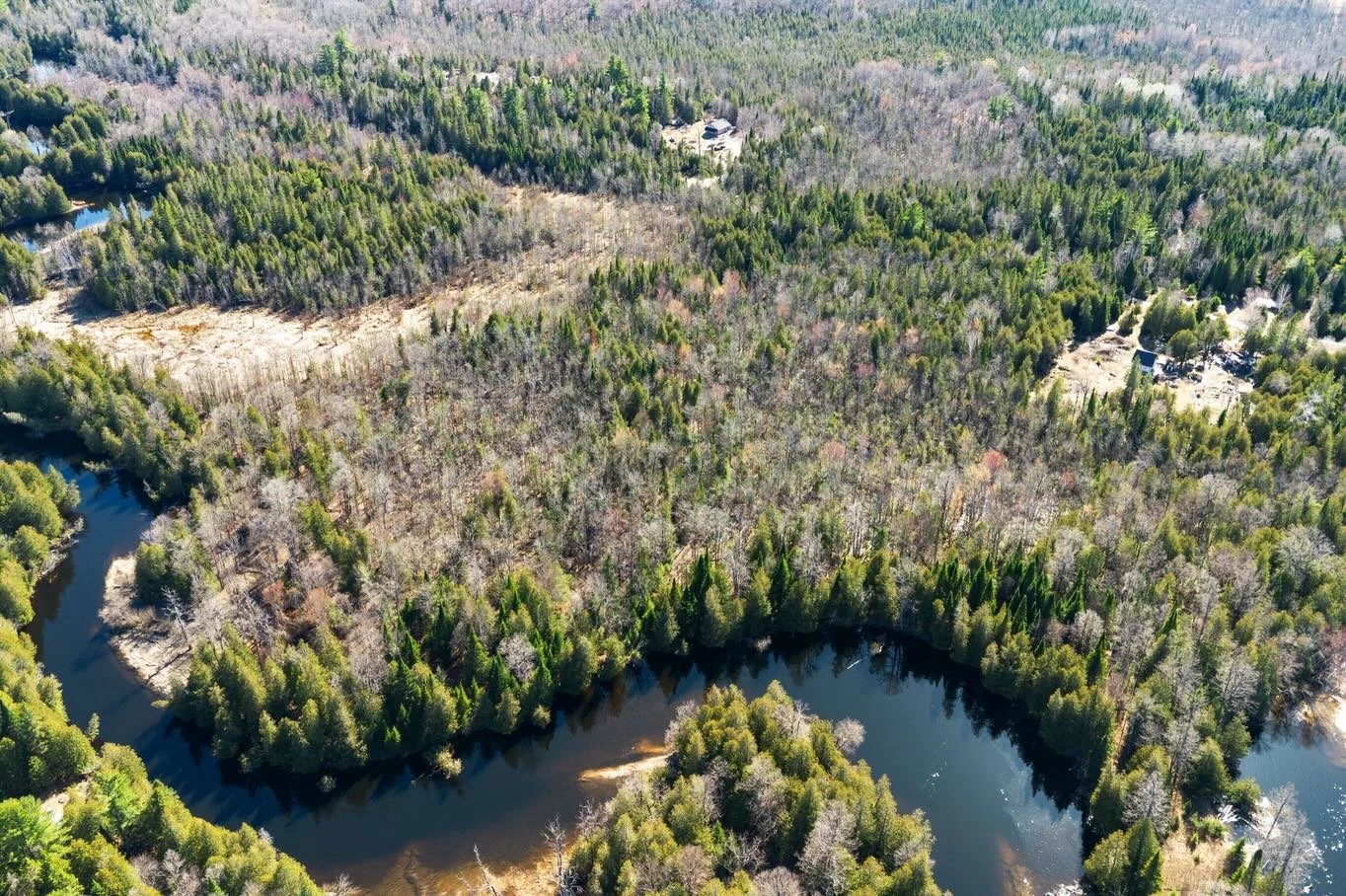 Price Adjustment | 154 Proulx Lane, Lanark

Now $639,900. 

🏡 Open House this Saturday from 2-4PM 
🛌 3 Bedrooms + Den
🛁 2 Bathrooms
🔧 2021 Build
🔋 Off-Grid (with all the modern luxuries) 
✨ Modern Finishes 
🌳 25 Acres
🌊 1000+ of Private Waterf