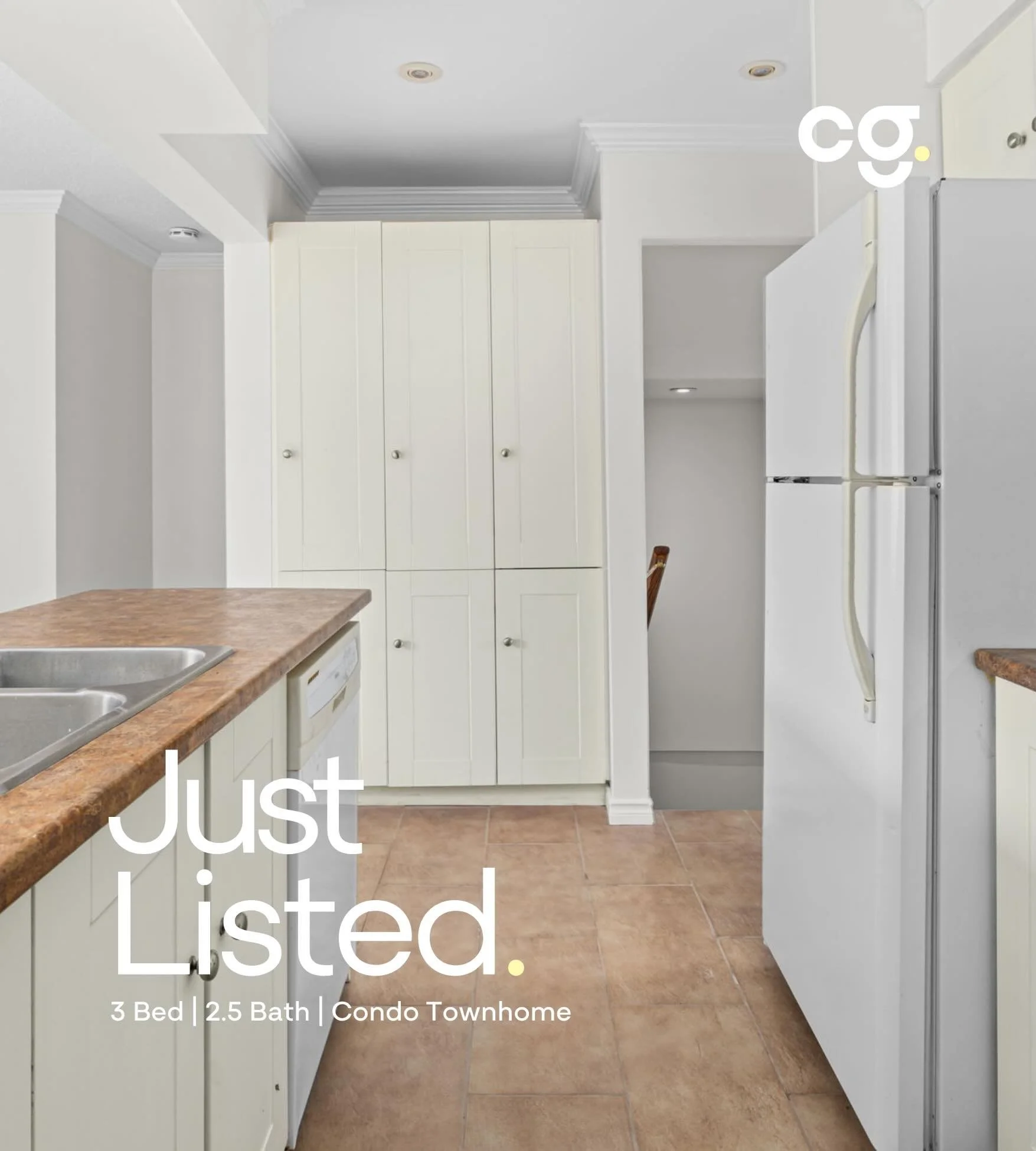 Just Listed | 82 - 2570 SOUTHVALE CRESCENT, Ottawa, Ontario K1B 5B7

Freshly renovated, move-in ready, and perfectly located in one of Ottawa&rsquo;s most convenient family-friendly communities.

This 3-bedroom, 3-bathroom condo townhome offers a bri