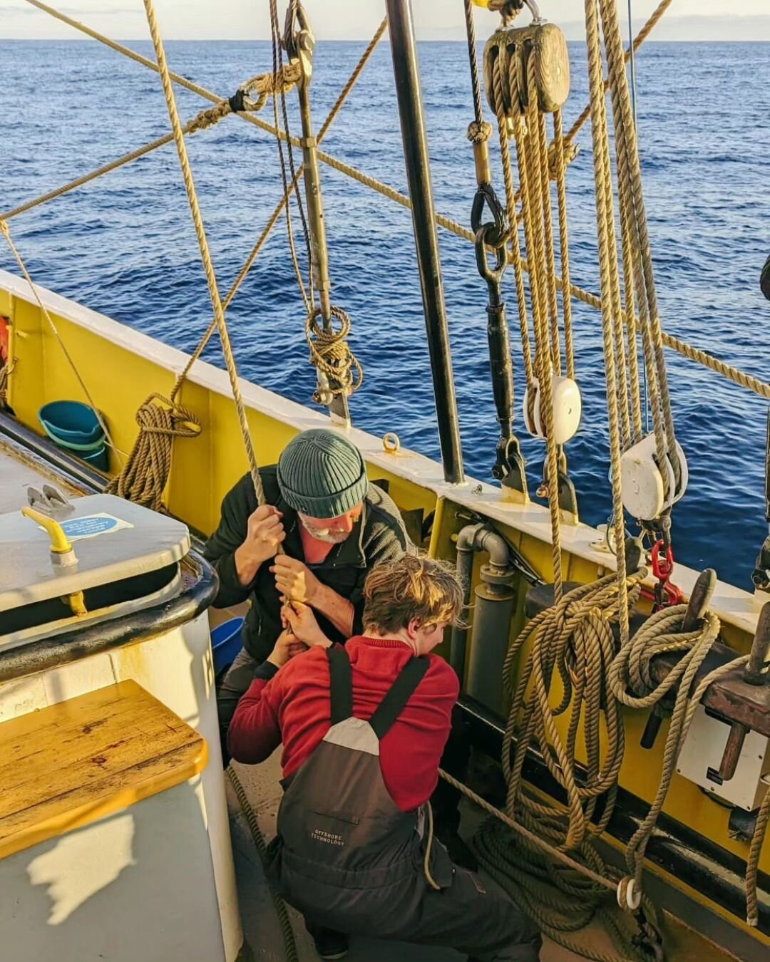 Sail cargo ship IDE MIN is currently crossing the Atlantic to load up on coffee and panela in Colombia!

In the last couple of months, the ship has traversed the infamous expanse of the Biscay, rounded Cape Finisterre and after some delays due to les