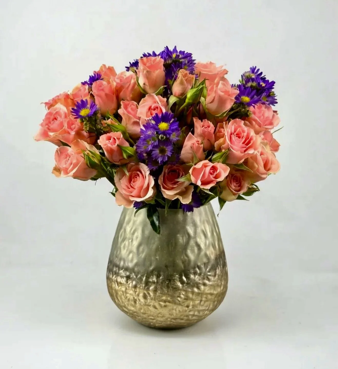 Soft, but never simple.

A Little Something in Pink&mdash;
petite roses, delicate layers, a quiet glow. 

20% off for Mother&rsquo;s Day.

#CottoneAndCo #MothersDay #QuietLuxury #PinkFlorals #NYCFlorist