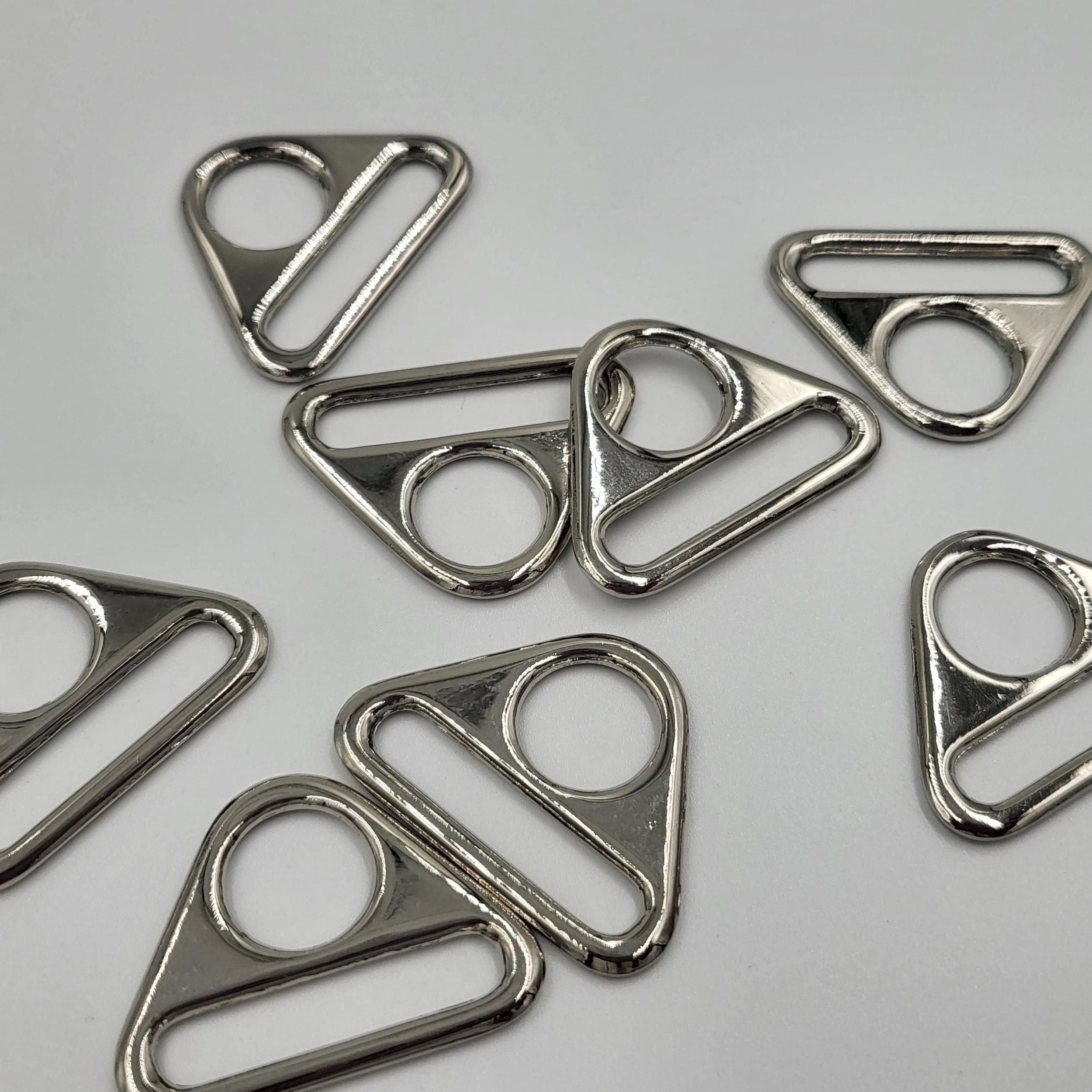 25mm Silver nickel triangle strap connector